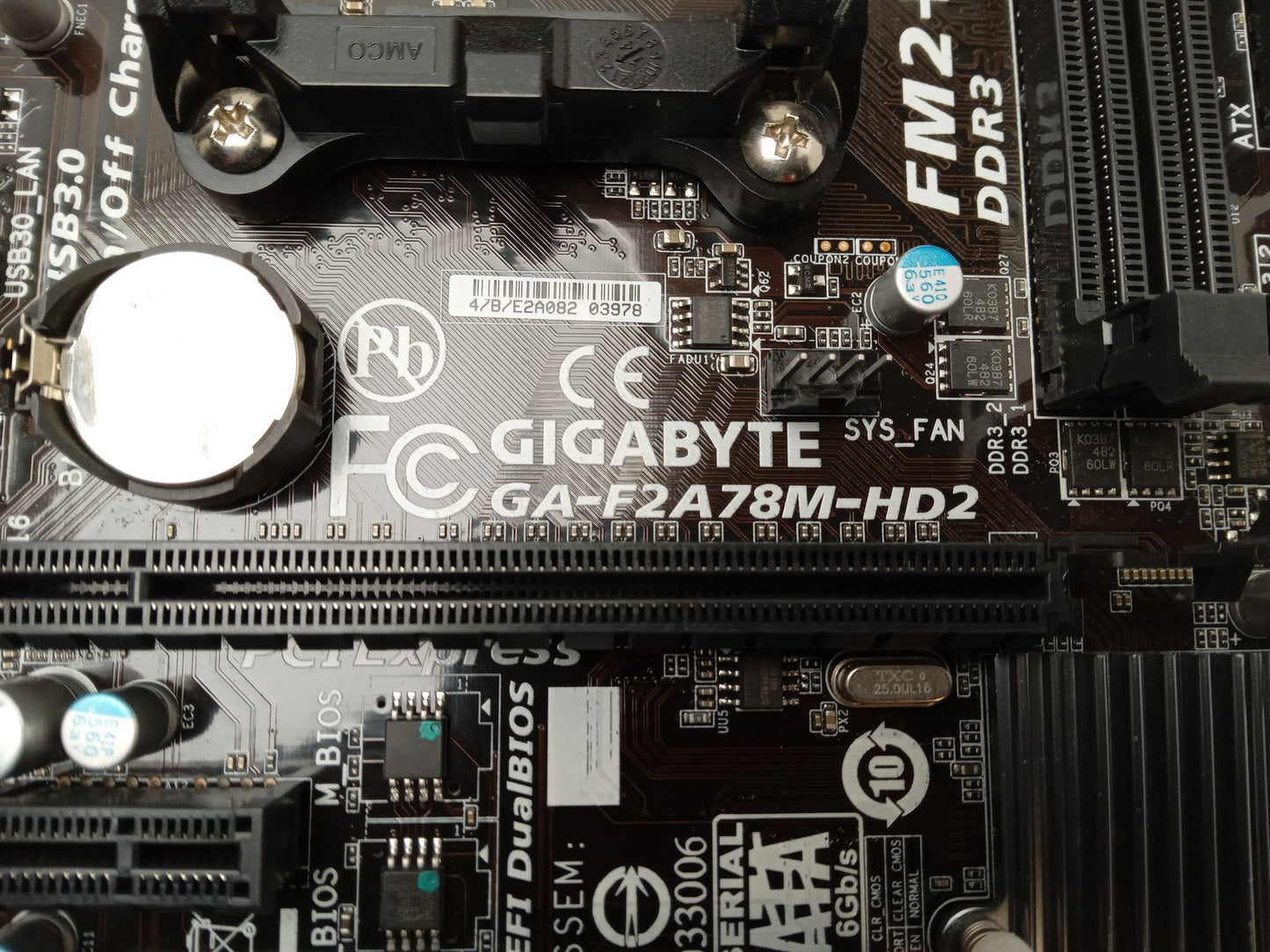 GIGABYTE GA-F2A78M-HD2 AMD Socket FM2/FM2+ DDR3 PCI-E Motherboard w/ I/O Shield