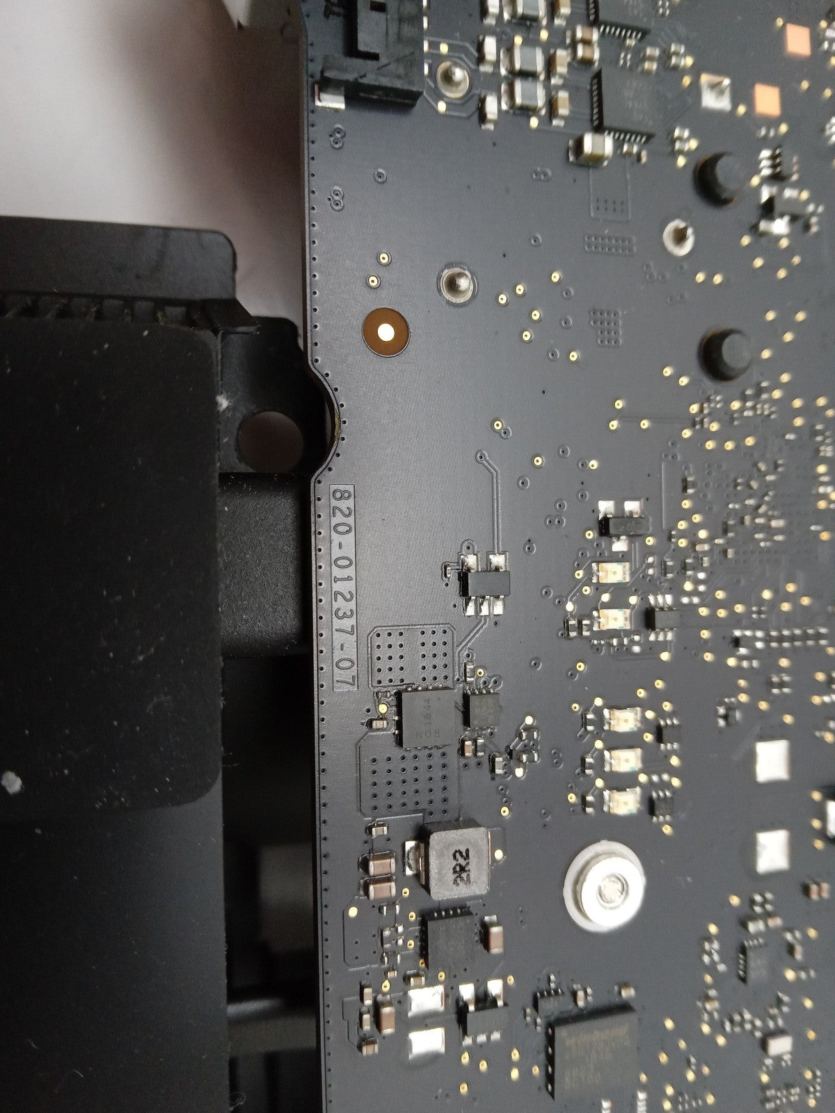 Apple iMac A2116 21.5" 2019 Socket LGA1151 DDR4 Logic Board 820-01237-07