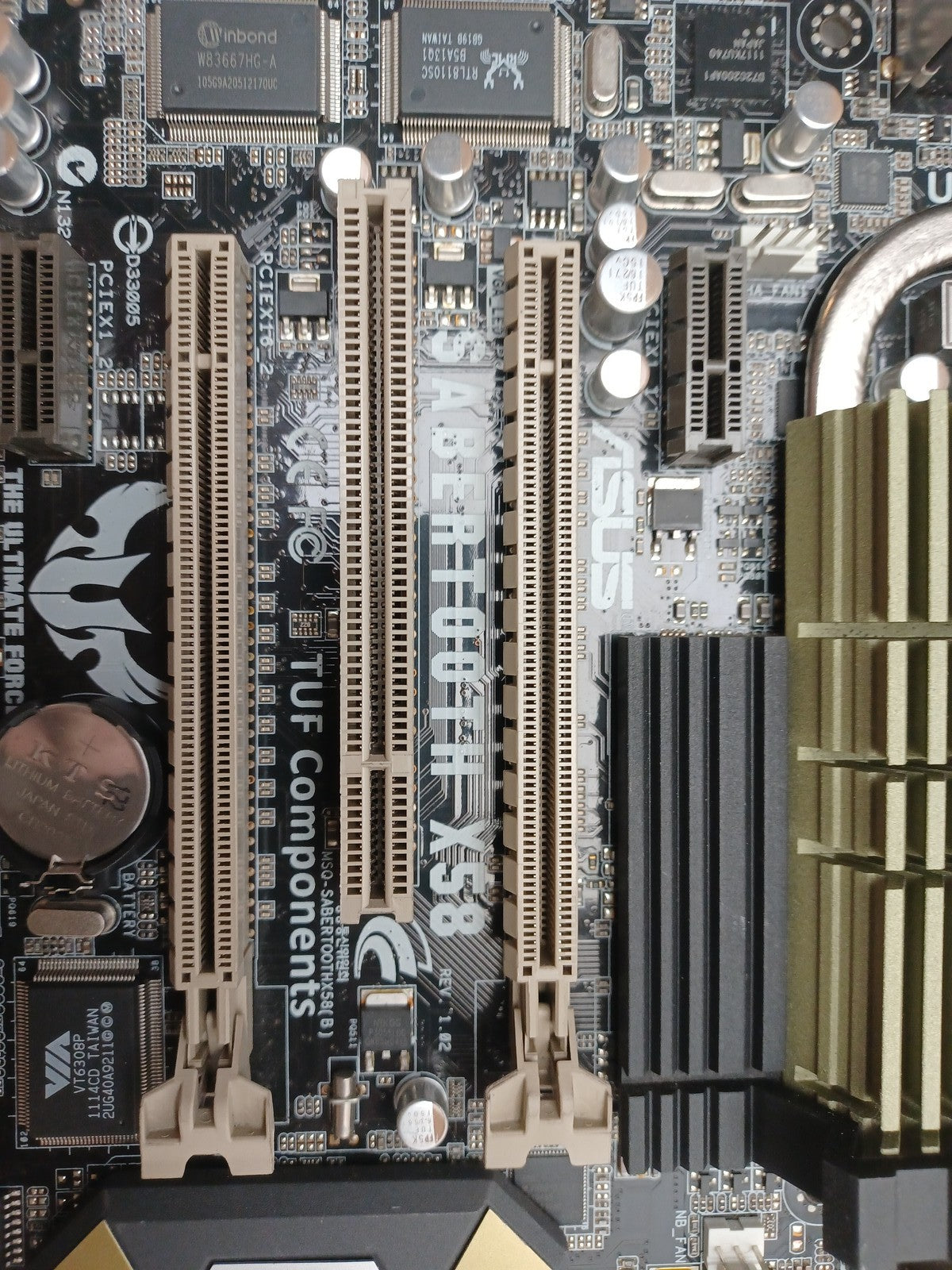 ASUS SABERTOOTH X58 Socket LGA1366 DDR3 PCI-E Motherboard With I/O Shield