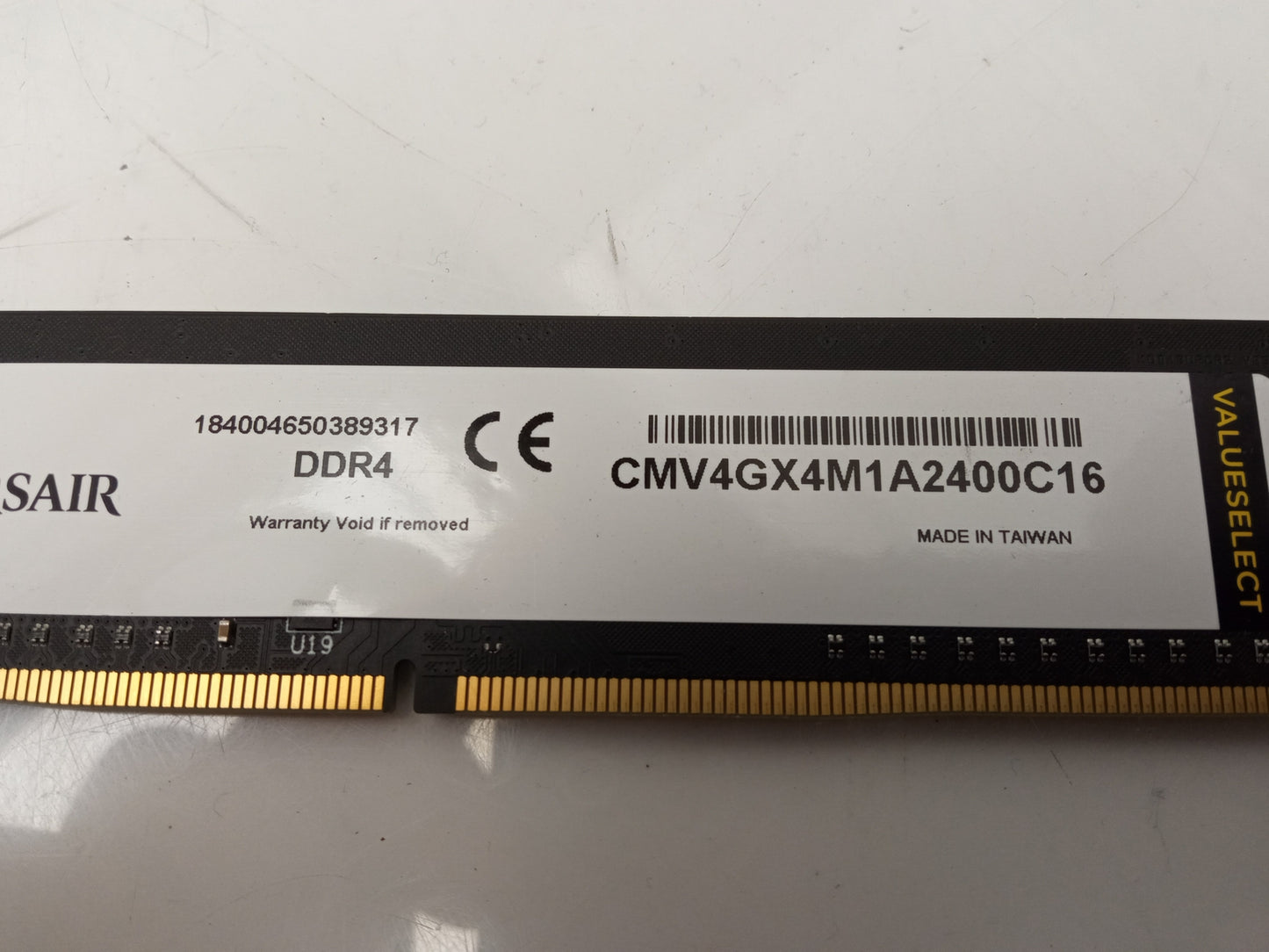 Corsair Value 4GB (1x4GB) 2400 MHz DDR4-2400 PC4-19200 RAM CMV4GX4M1A2400C16