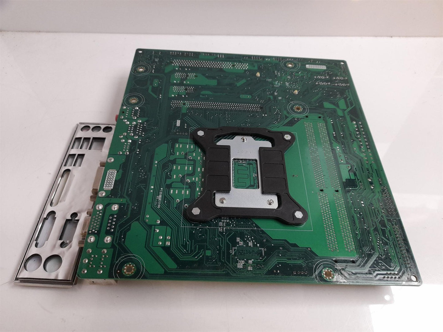 Acer H81H3-AM Socket LGA1150 PCI-E DDR3 ATX Motherboard With I/O Shield