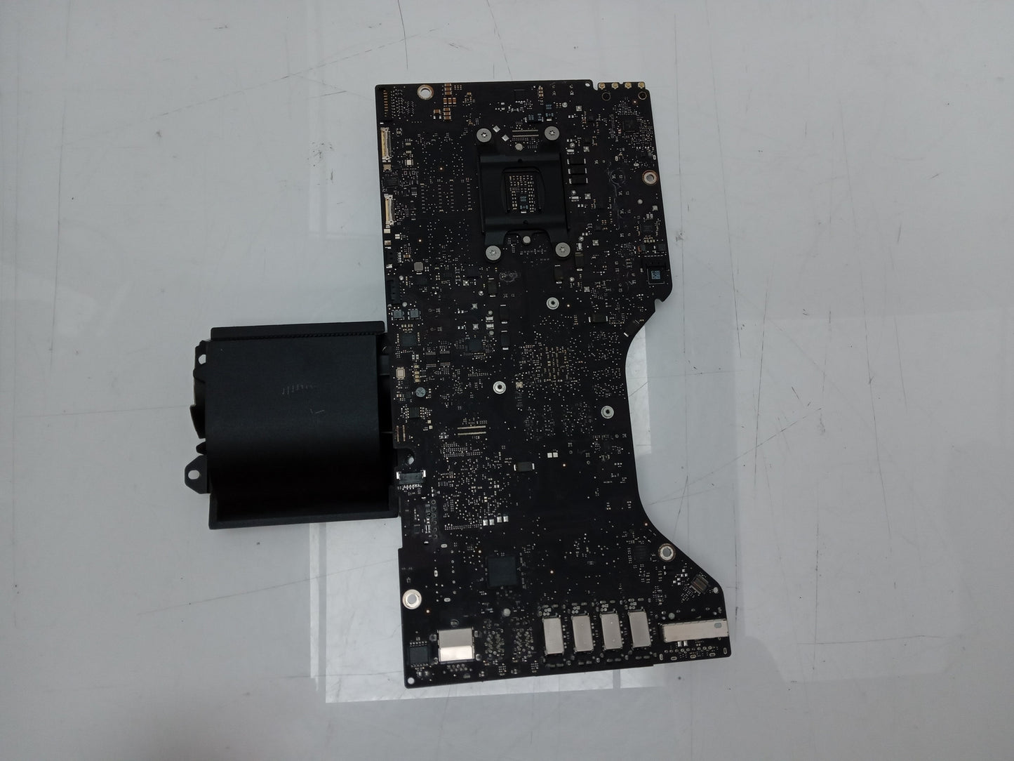 Apple iMac 21.5 Inch A1418 Motherboard Logic Board 820-3302-A