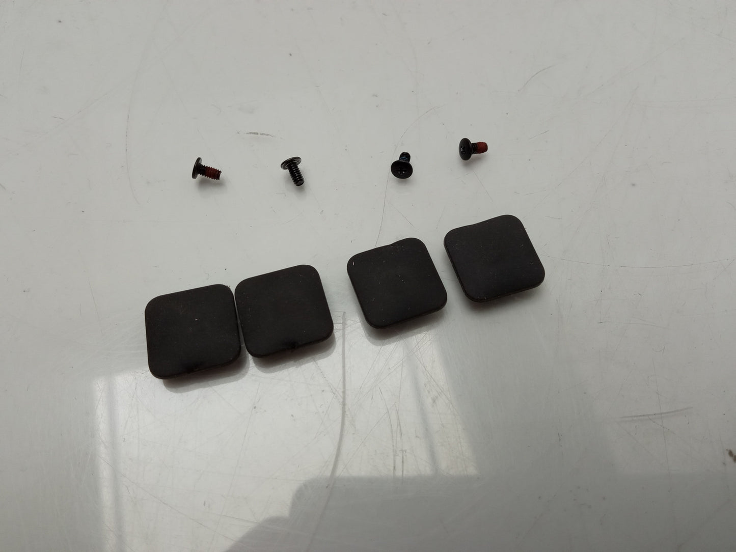 Samsung Galaxy Book2 360 NP730QED Laptop Base Rubber Feet And Screws