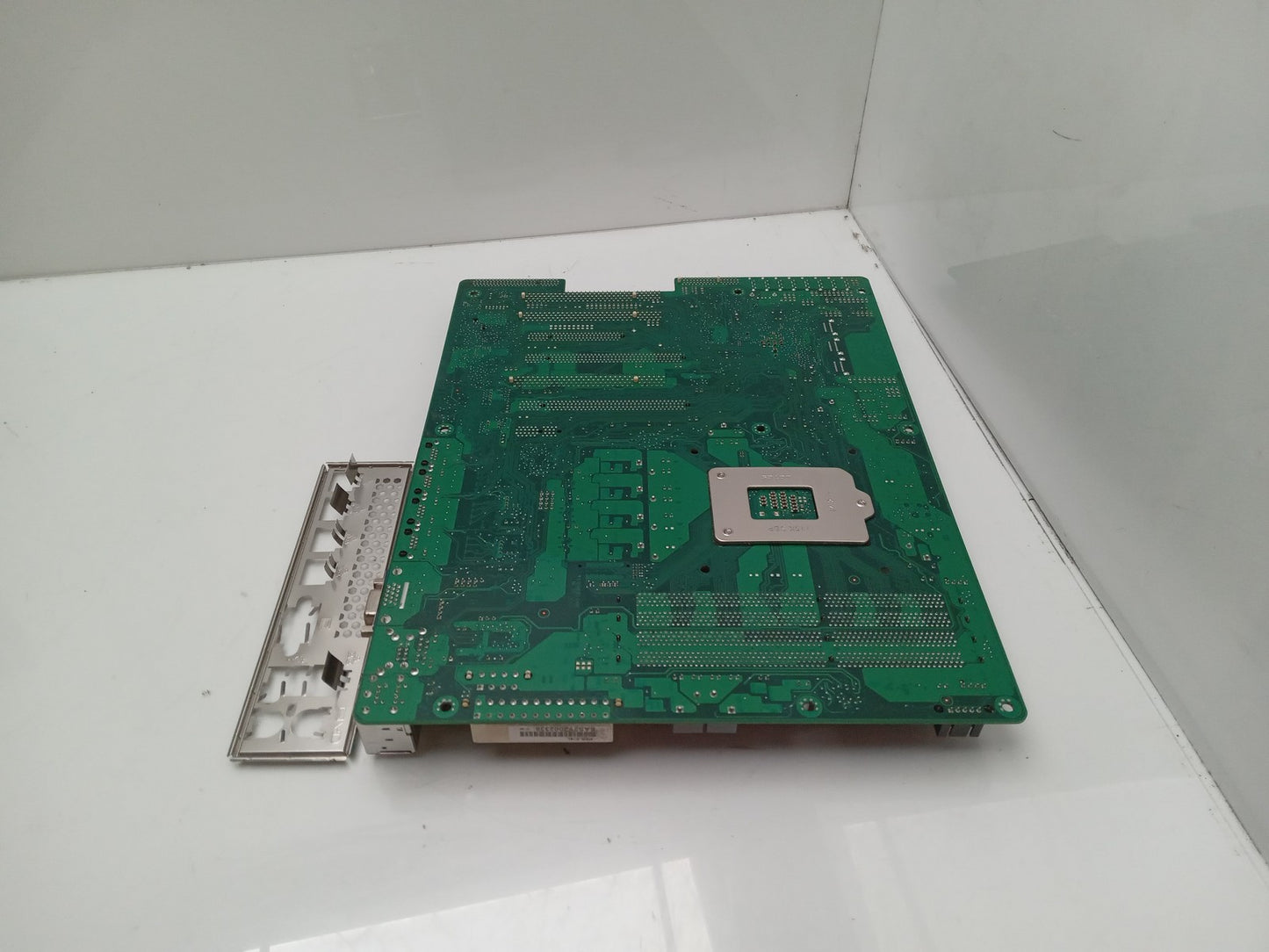 ASUS P8B-E/4L LGA1155 DDR3 ATX Motherboard - With Xeon E3-1240 3.30 GHz CPU