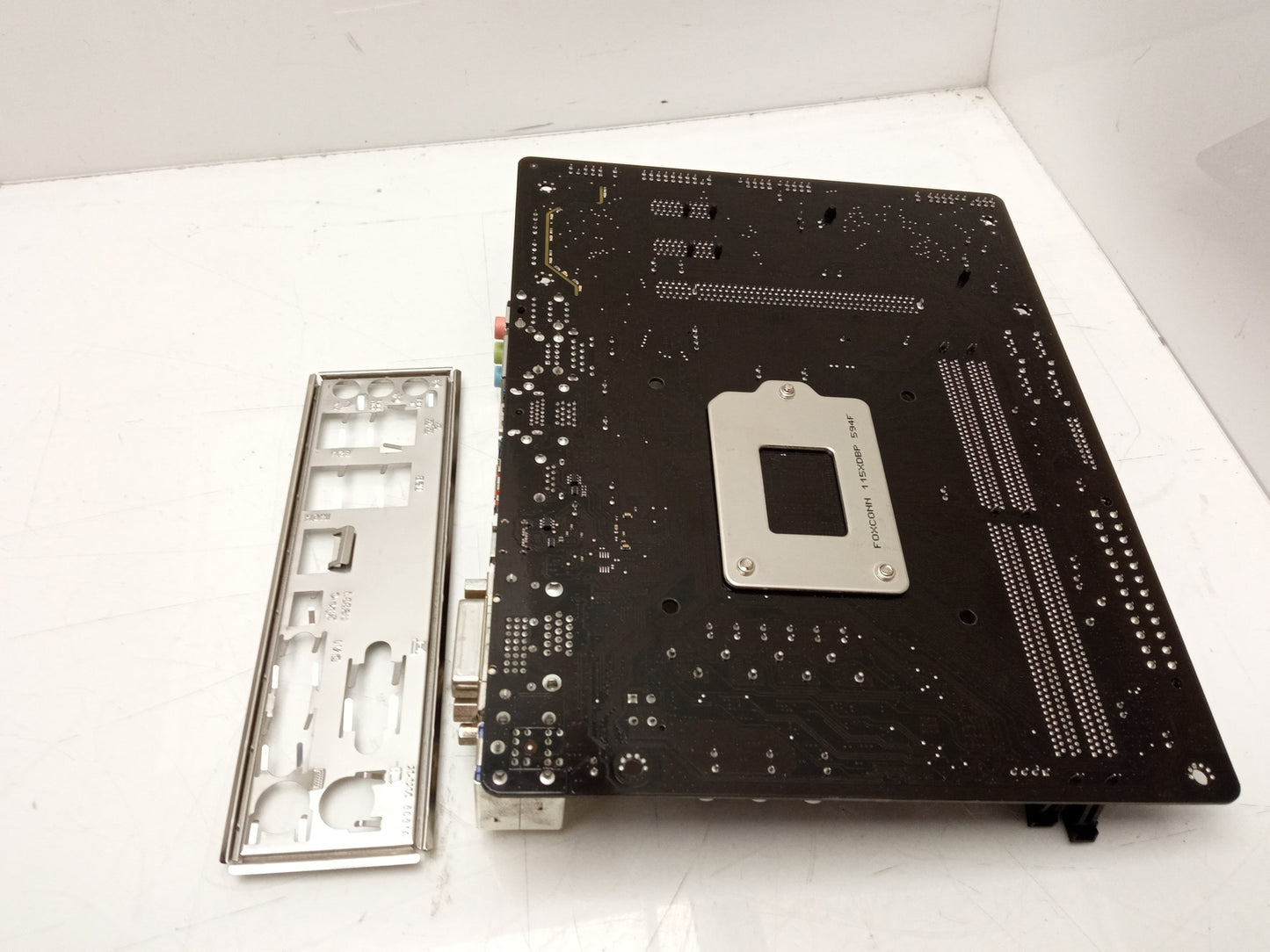 Gigabyte GA-H110M-S2HP Socket LGA1151 DDR4 Micro ATX Motherboard with I/O Shield