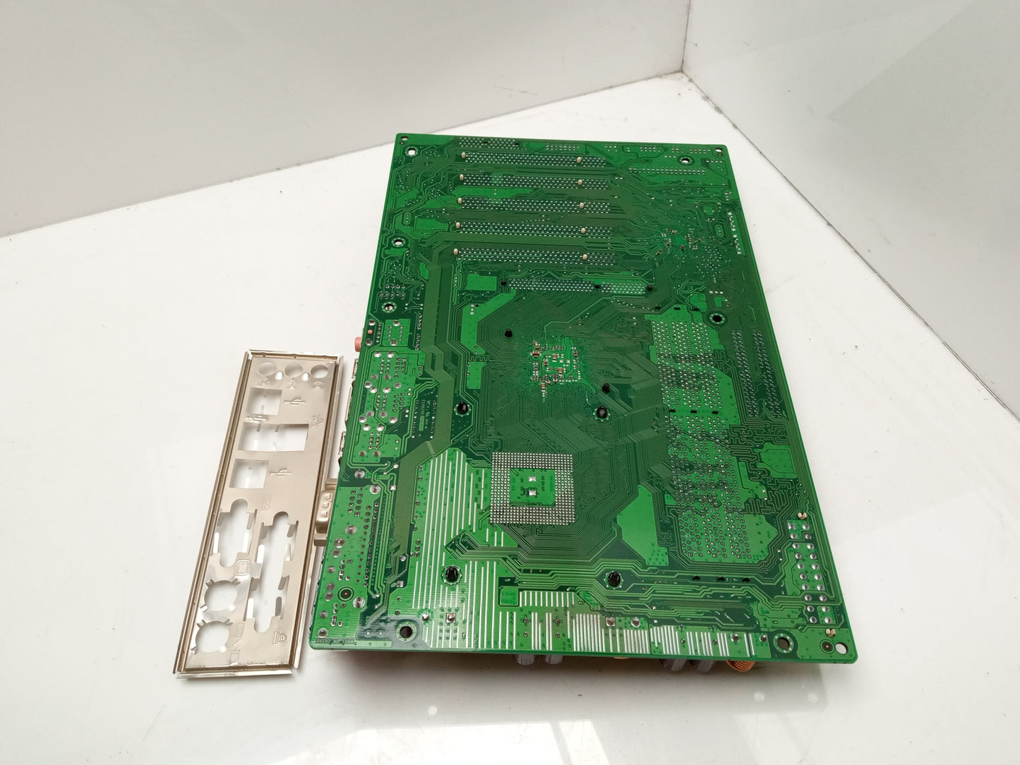 ASRock P4VT8+ Socket PGA478 DDR1 ATX AGP Motherboard With Intel P4 2.66 GHz