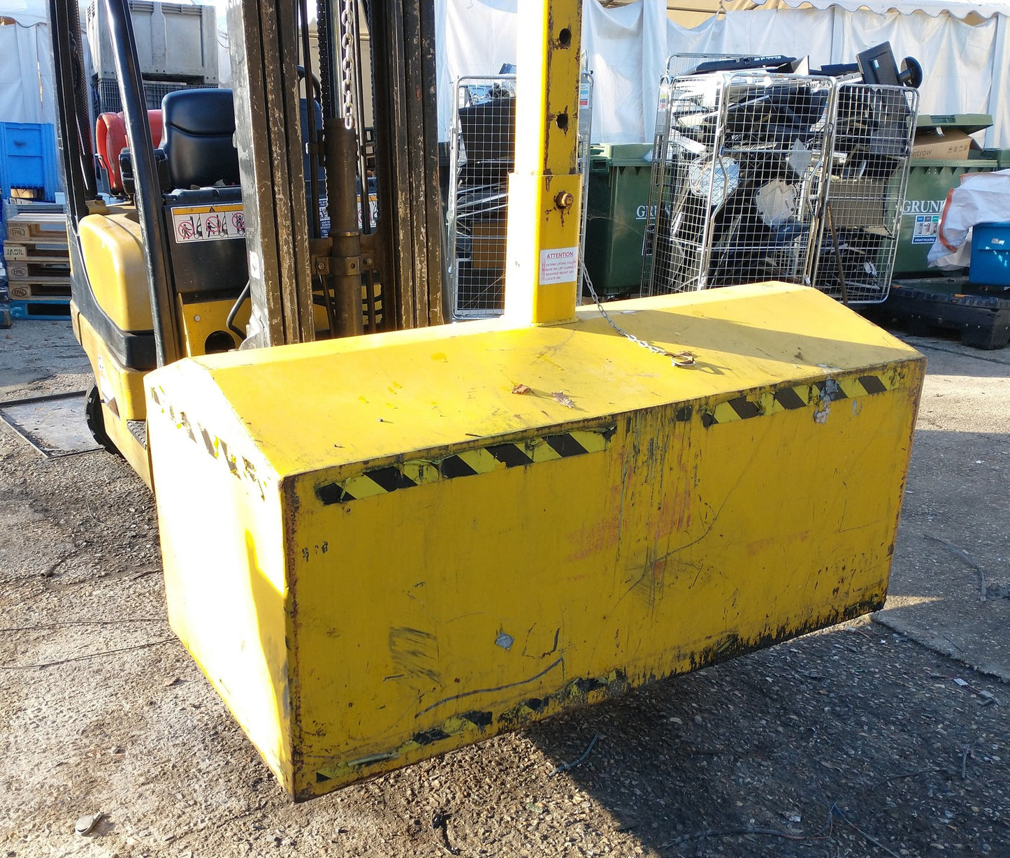 2 Tonne Fork Mounted Fork Lift Skip Compactor Yellow