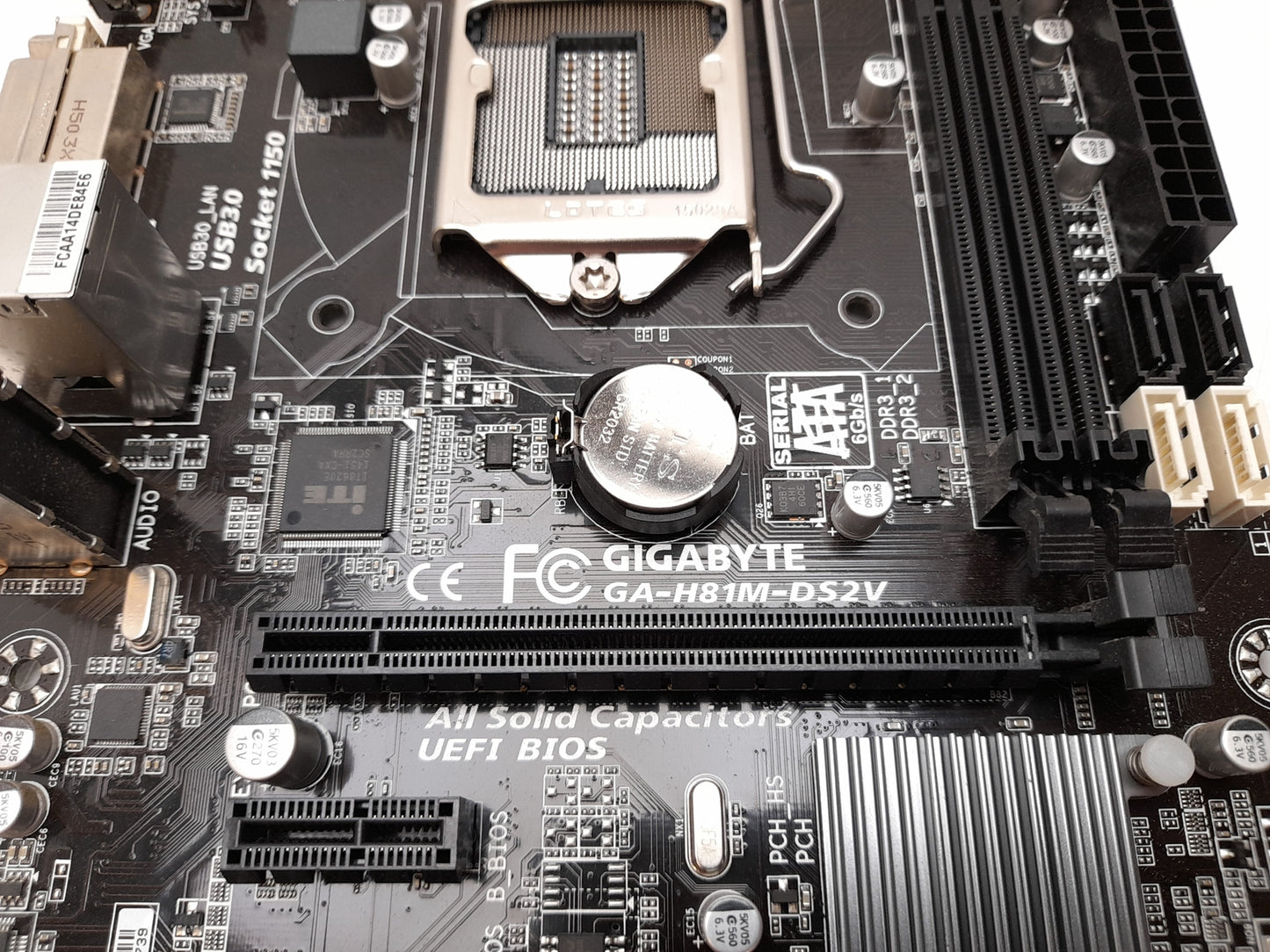 Gigabyte GA-H81M-DS2V Socket LGA1150 DDR3 MicroATX Motherboard with I/O Shield