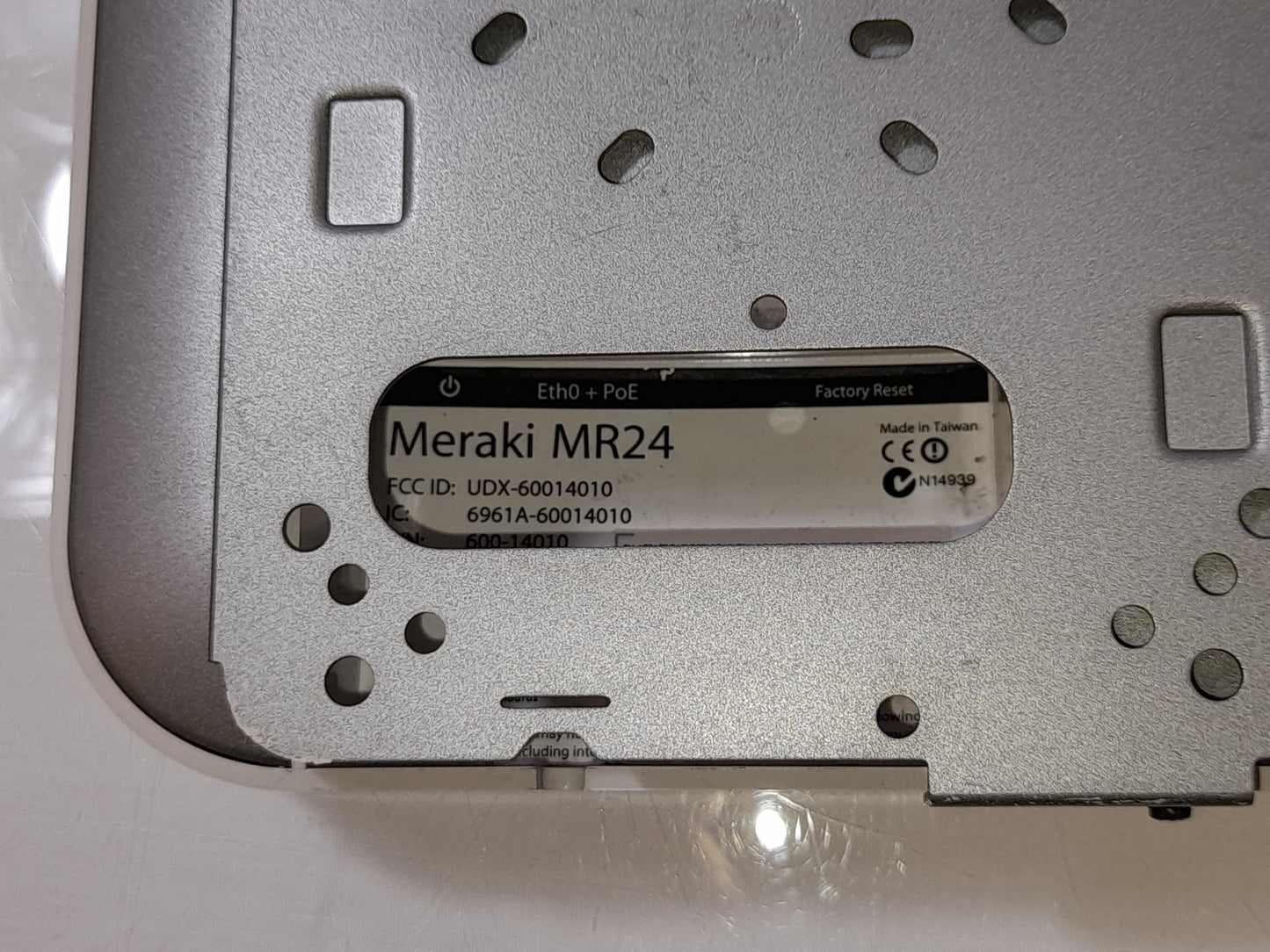 Cisco Meraki MR24 PoE Wireless Access Point With Mount - Unclaimed