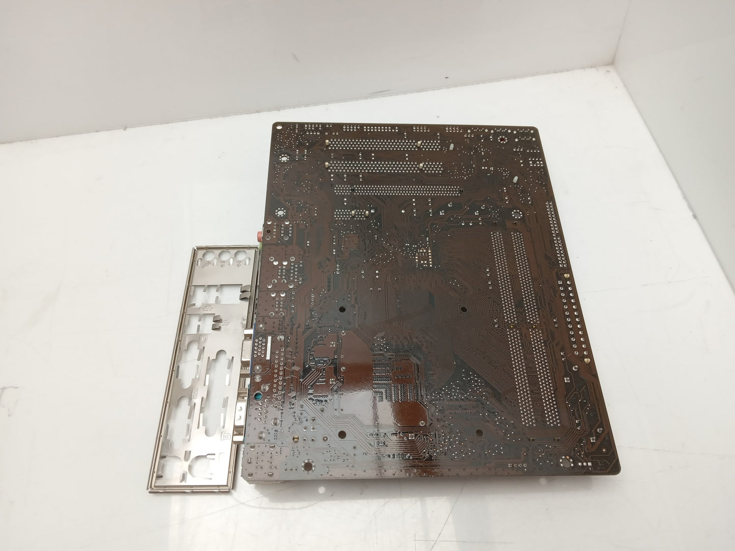 ASUS P5KPL-AM EPU Socket LGA775 DDR2 Micro ATX Motherboard With I/O Shield