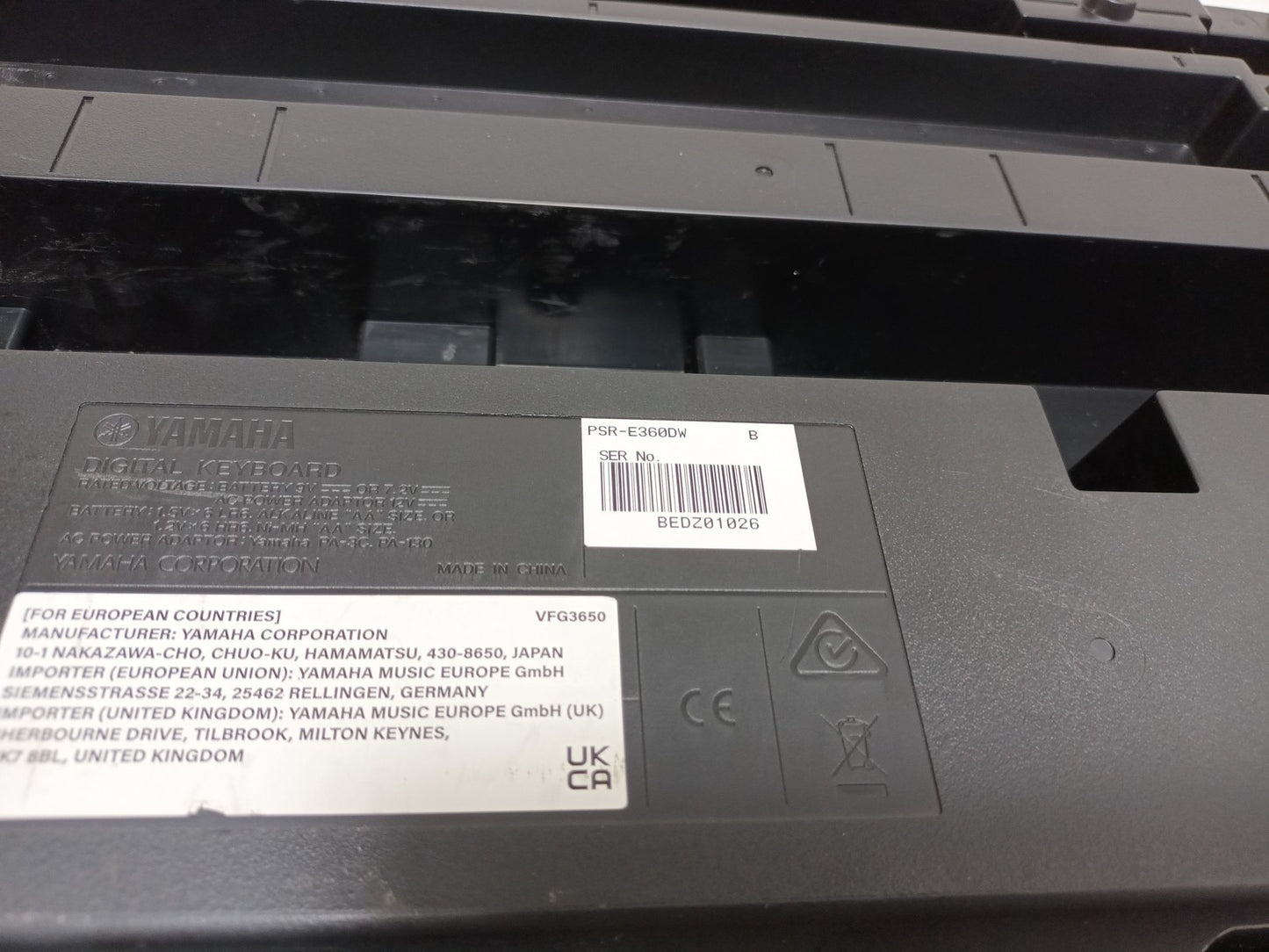 Yamaha PSR-E360DW Portable 61 Key Electric Keyboard Piano - Dark Walnut