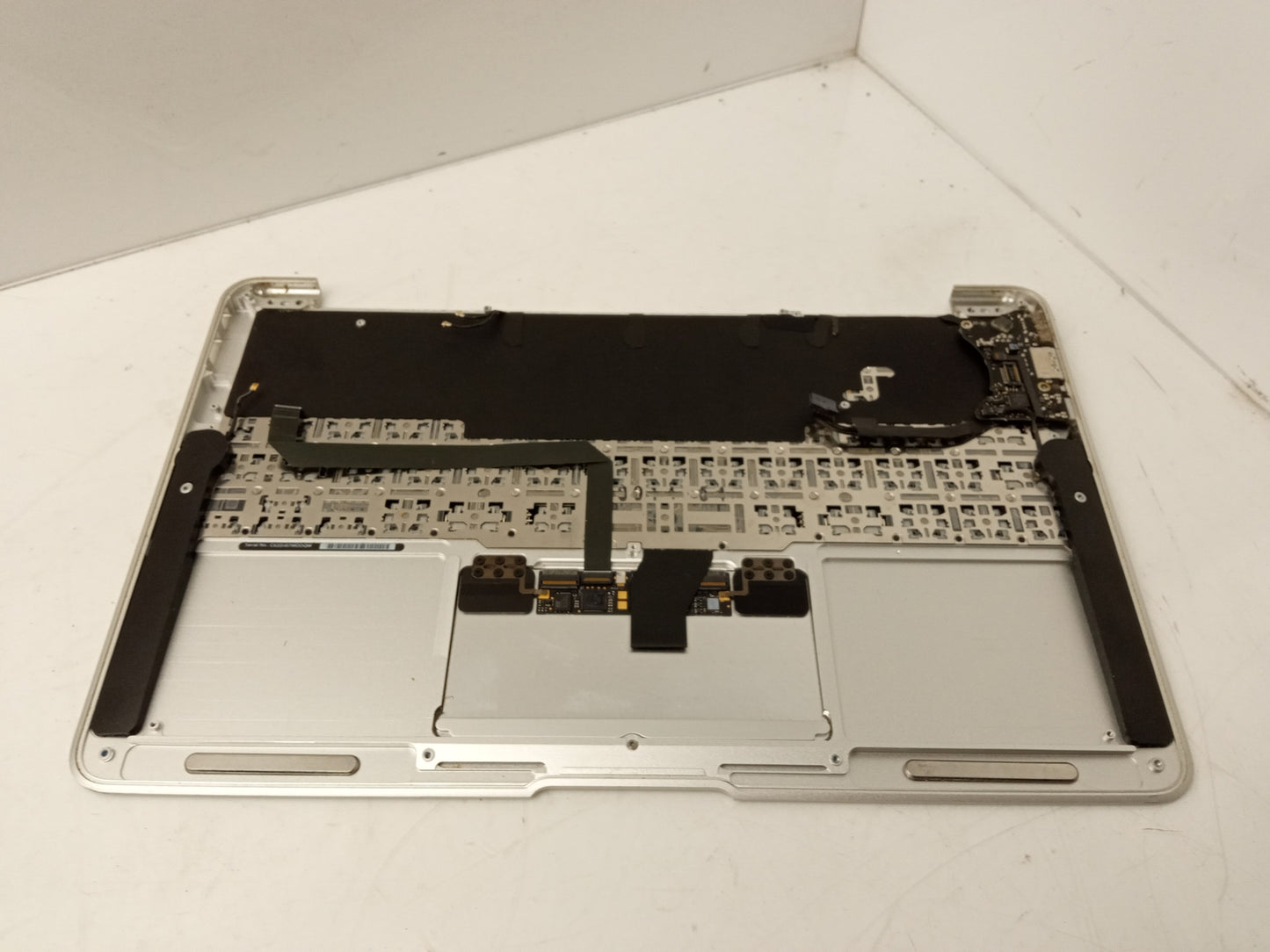 Apple MacBook Air 11" A1370 Keyboard Touchpad Palmrest Assembly 069-6265-B