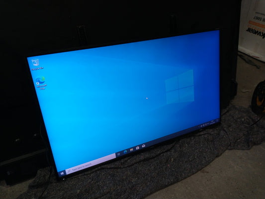 Dell C5519Q 55 Inch 4K Ultra HD HDMI Conference Room Monitor - Cracked Bezel