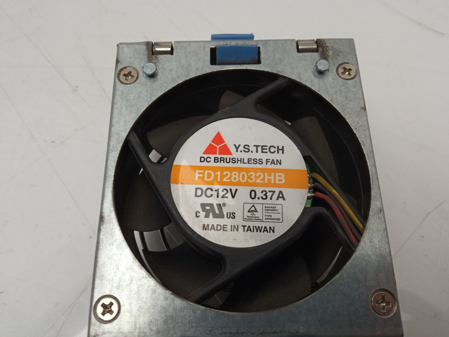 Y.S Tech FD128032HB 12v 0.37a 80mm Hot Swap Cooling Fan With Housing