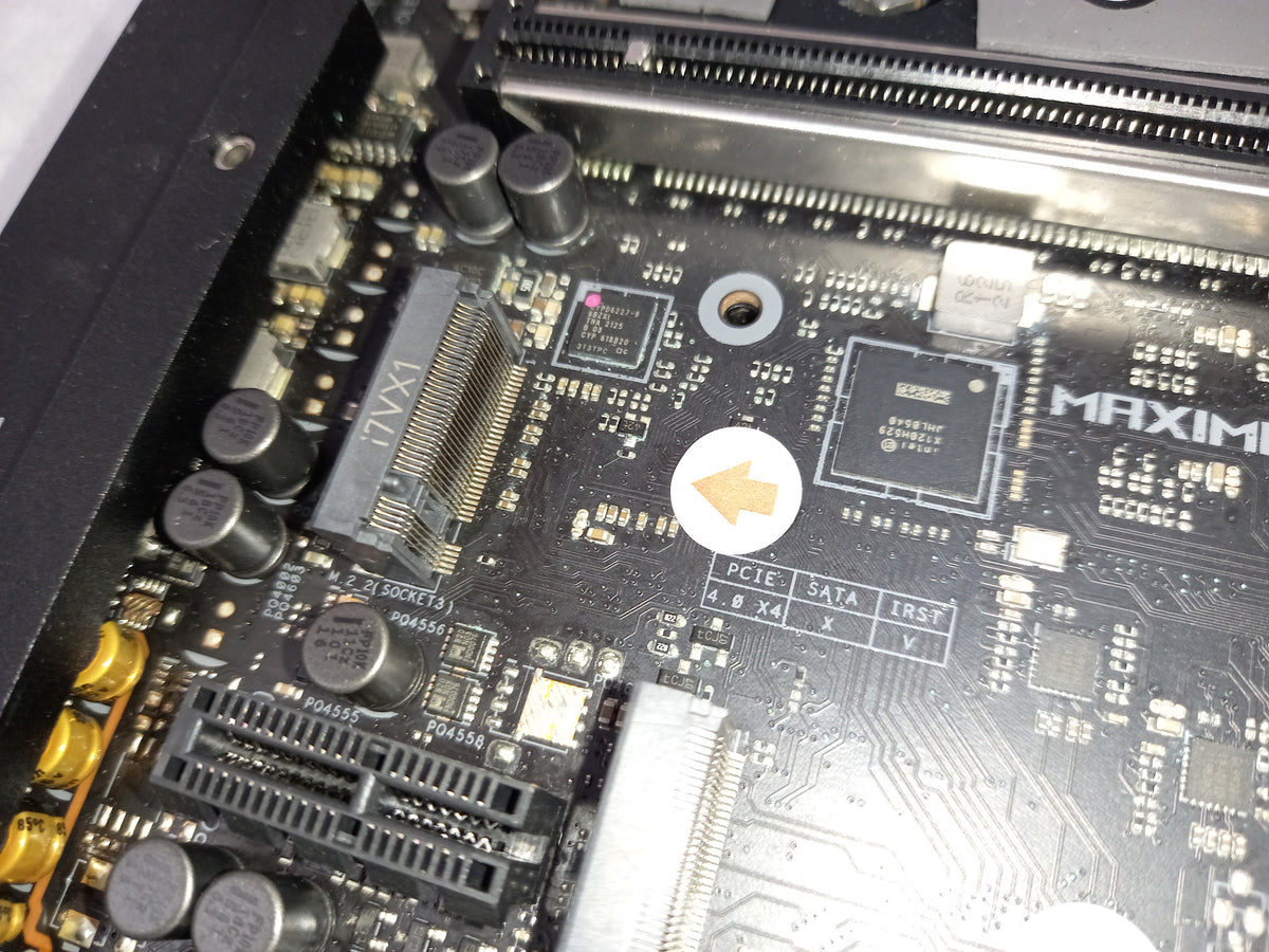 ASUS ROG MAXIMUS Z690 EXTREME GLACIAL LGA1700 DDR5 90MB1A60-M0EAY0- Faulty