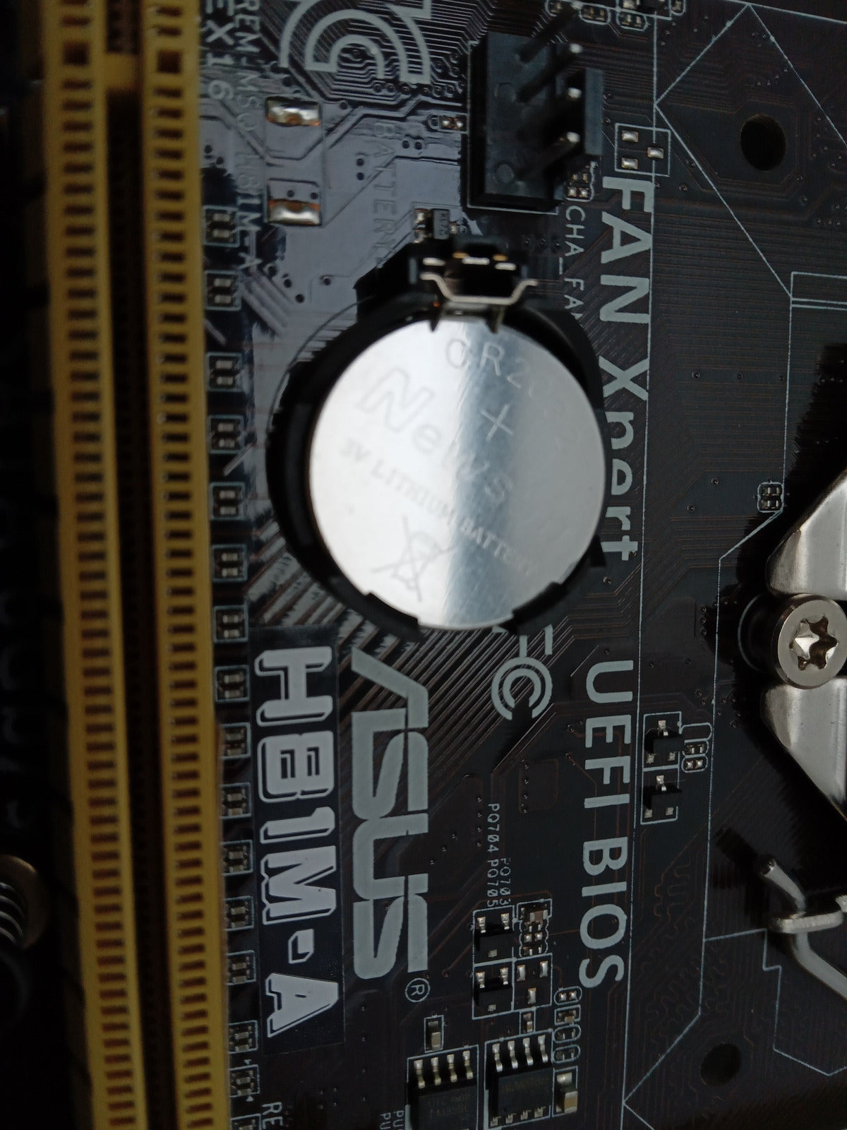 ASUS H81M-A Socket LGA1150 DDR3 PCI-E Micro ATX Motherboard With I/O Shield