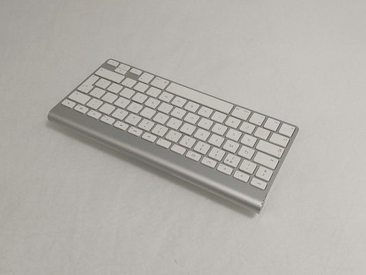 Apple Wireless Keyboard A1314 Bluetooth UK British Irish QWERTY Aluminium