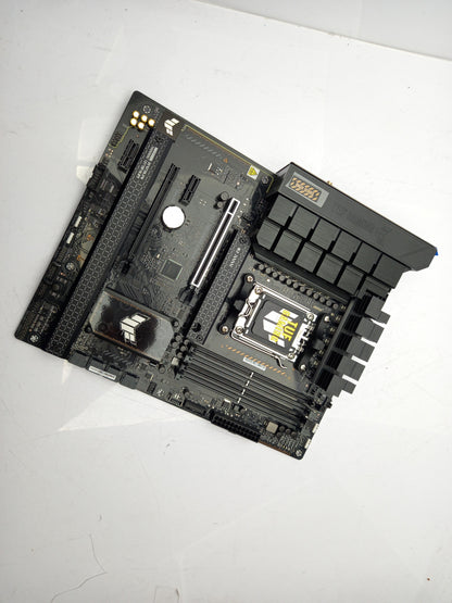 ASUS TUF GAMING B650-PLUS WIFI Socket AM5 DDR5 ATX Motherboard 90MB1BZ0-M0EAY0- Faulty