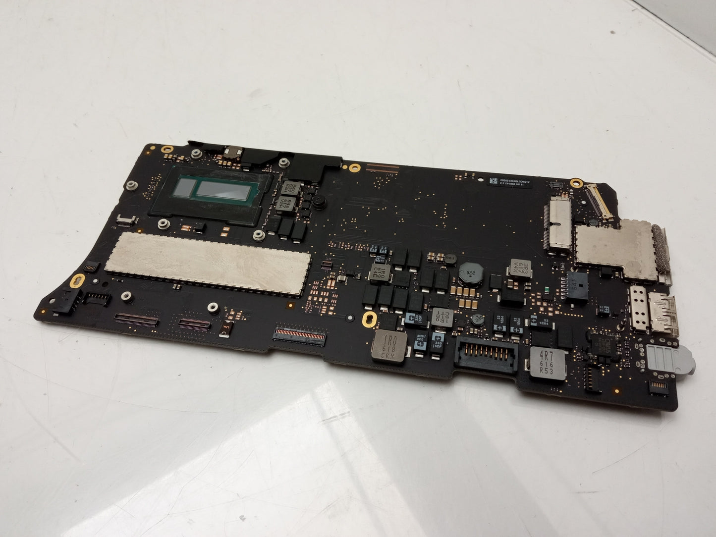 Apple MacBook Pro A1502 Laptop Motherboard i5-5257U 2.70GHz 8GB RAM 820-4924-A