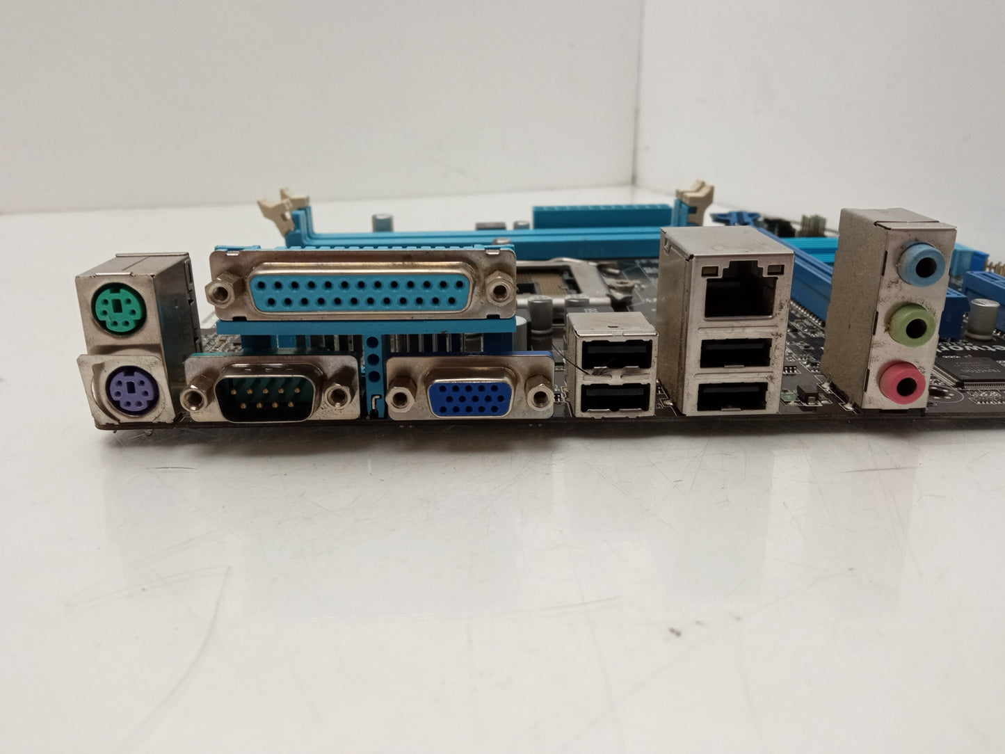 ASUS H61M-D Socket LGA1150 DDR3 MicroATX Motherboard