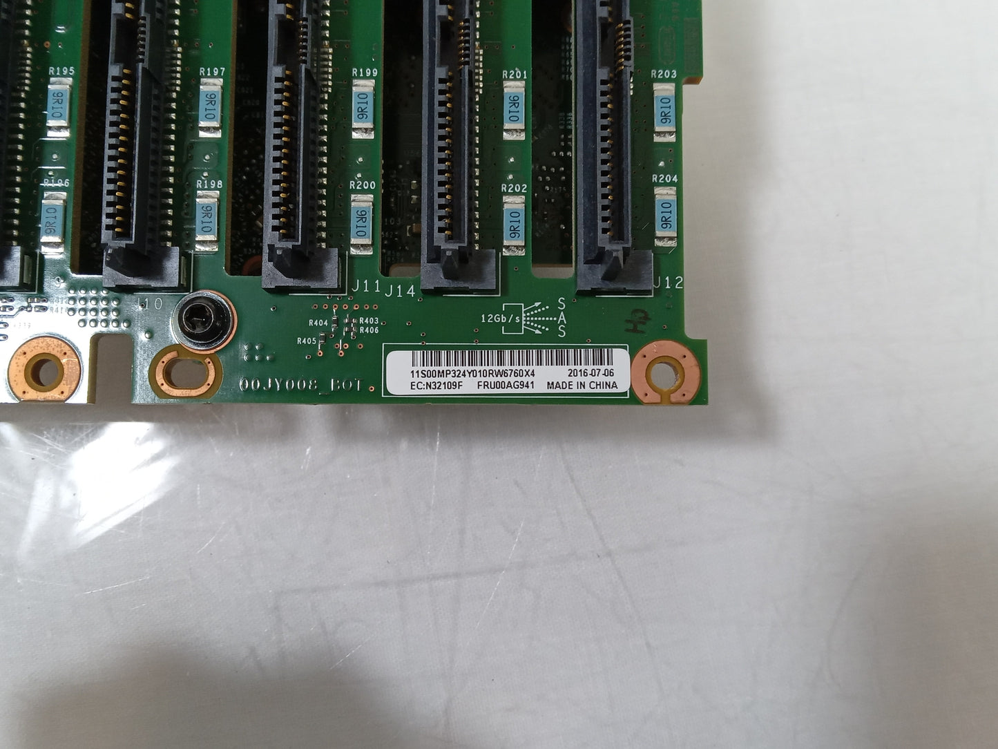 IBM X3650 8x SFF 2.5" SAS Backplane 00AG941