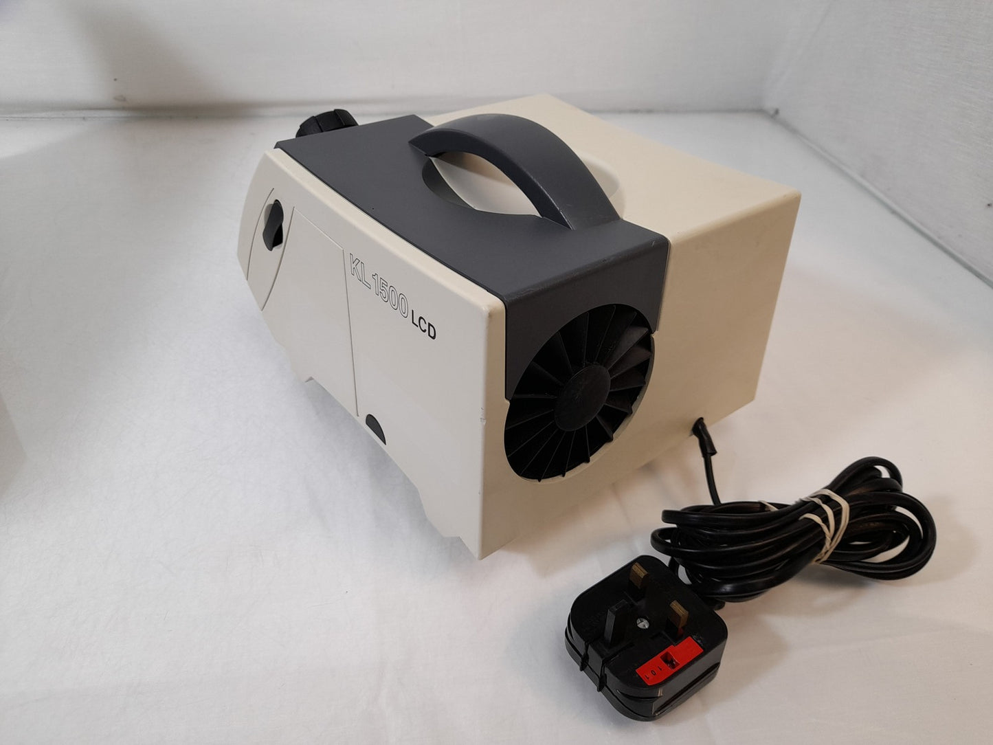 Schott KL1500 LCD Fiber Optic Illuminator