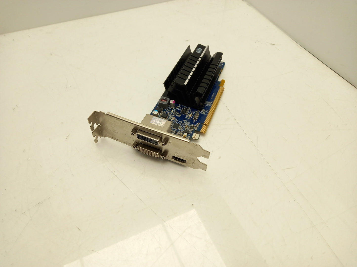 AMD Sapphire FLEX HD 6450 1GB DDR3 DVI HDMI Video Graphics Card 299-1E206-002SA
