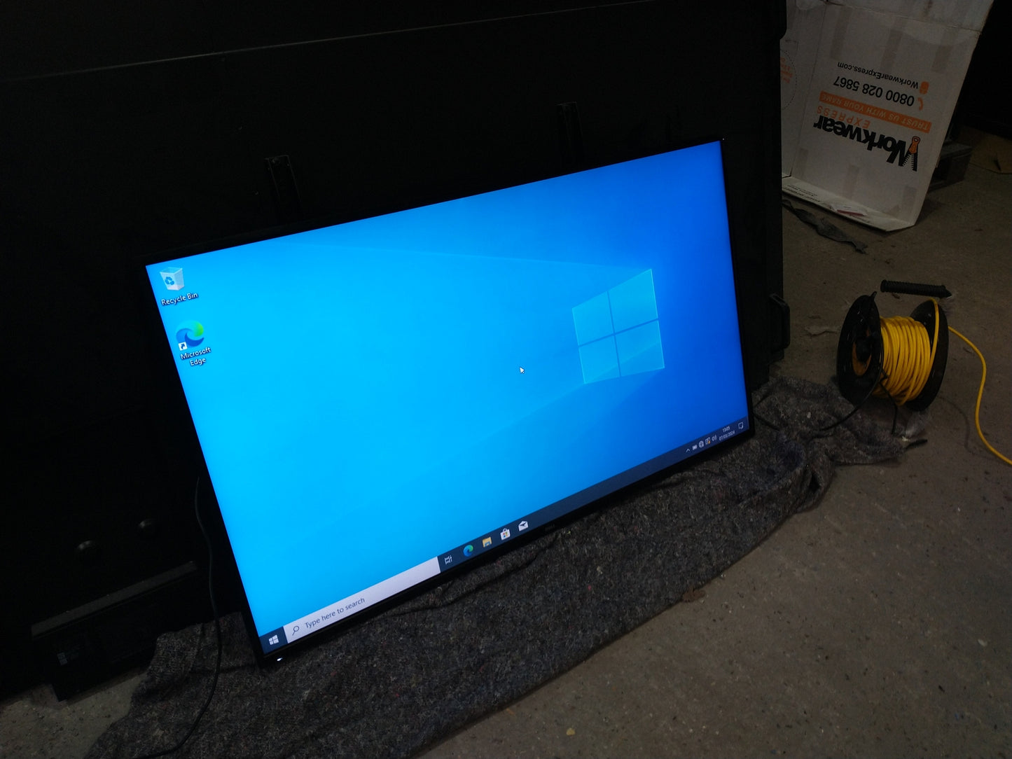 Dell C5519Q 55 Inch 4K Ultra HD HDMI Conference Room Monitor - Cracked Bezel