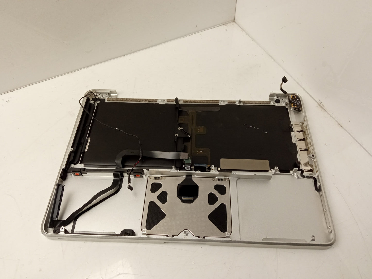 Apple MacBook Pro A1278 UK Laptop Palmrest Keyboard Touchpad Assy 613-8419-02