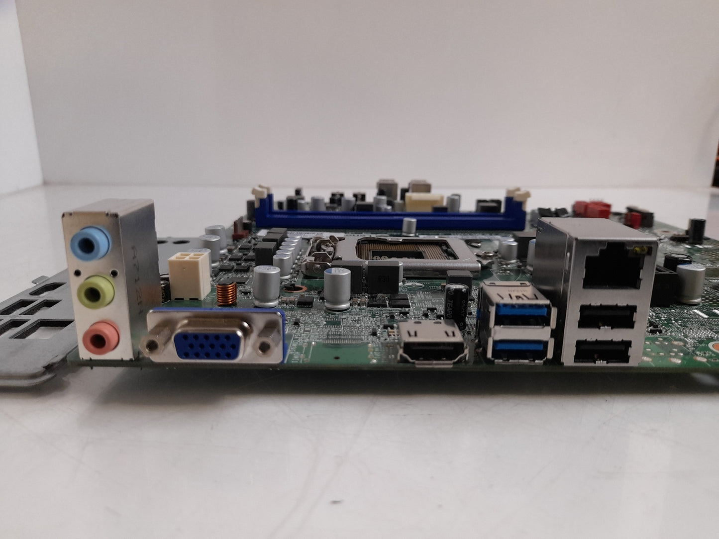 Lenovo 00XK140 Socket LGA 1151 DDR4 Motherboard With I/O Shield