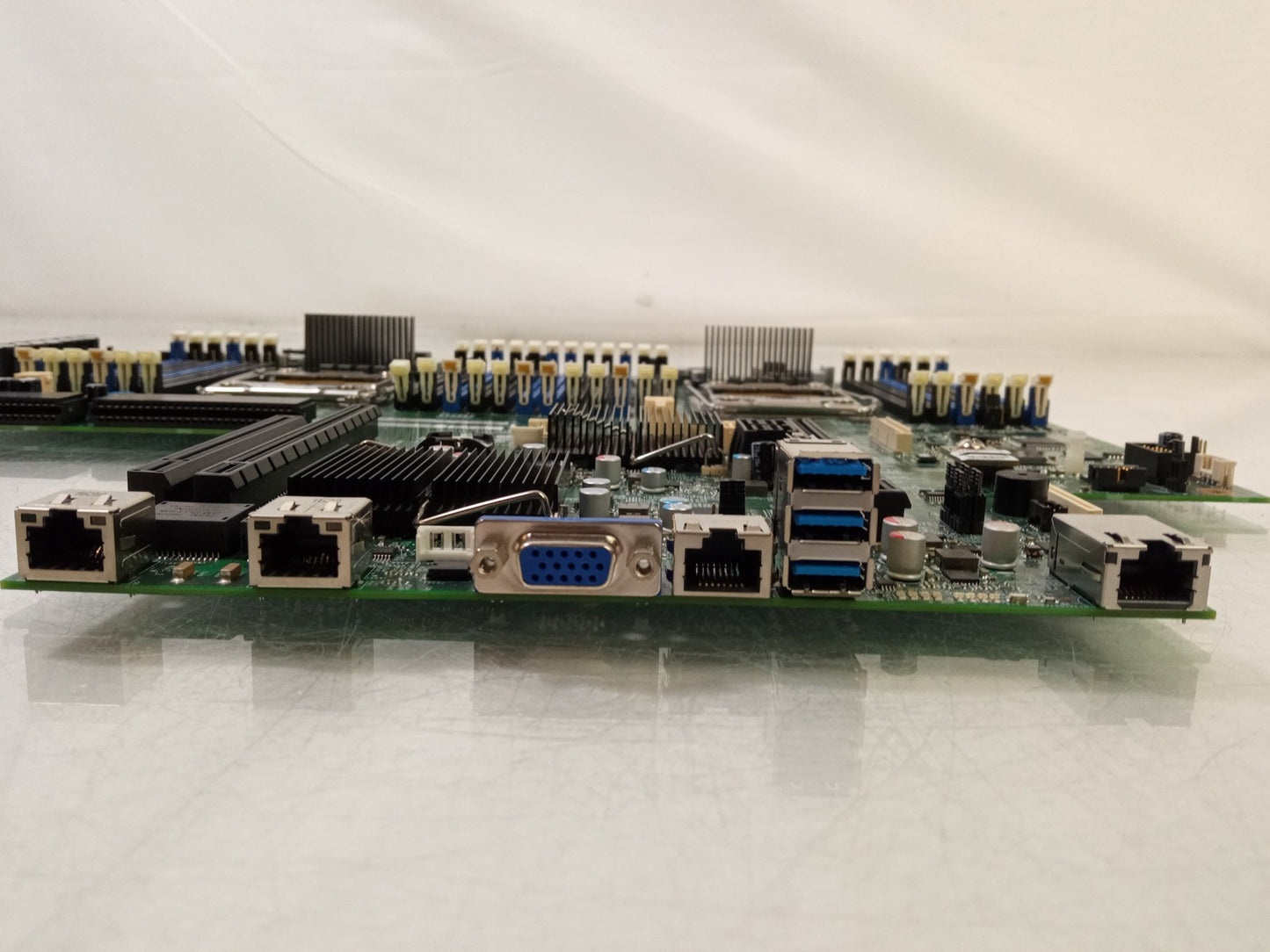 Intel S2600WT Socket LGA 2011 DDR4 Server Motherboard G92187-371