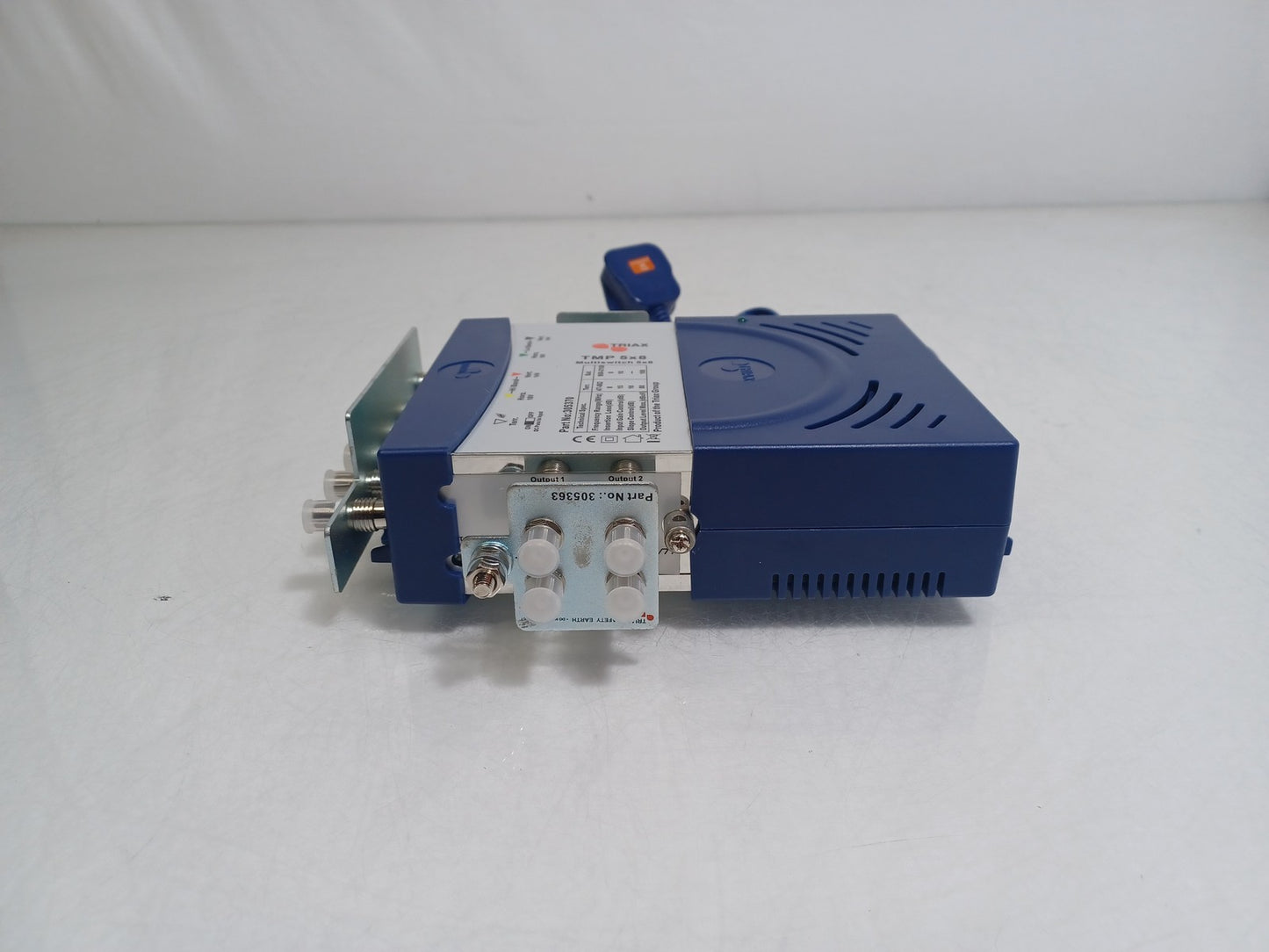 Triax TMP 5x8 Multiswitch + I/O B Bars