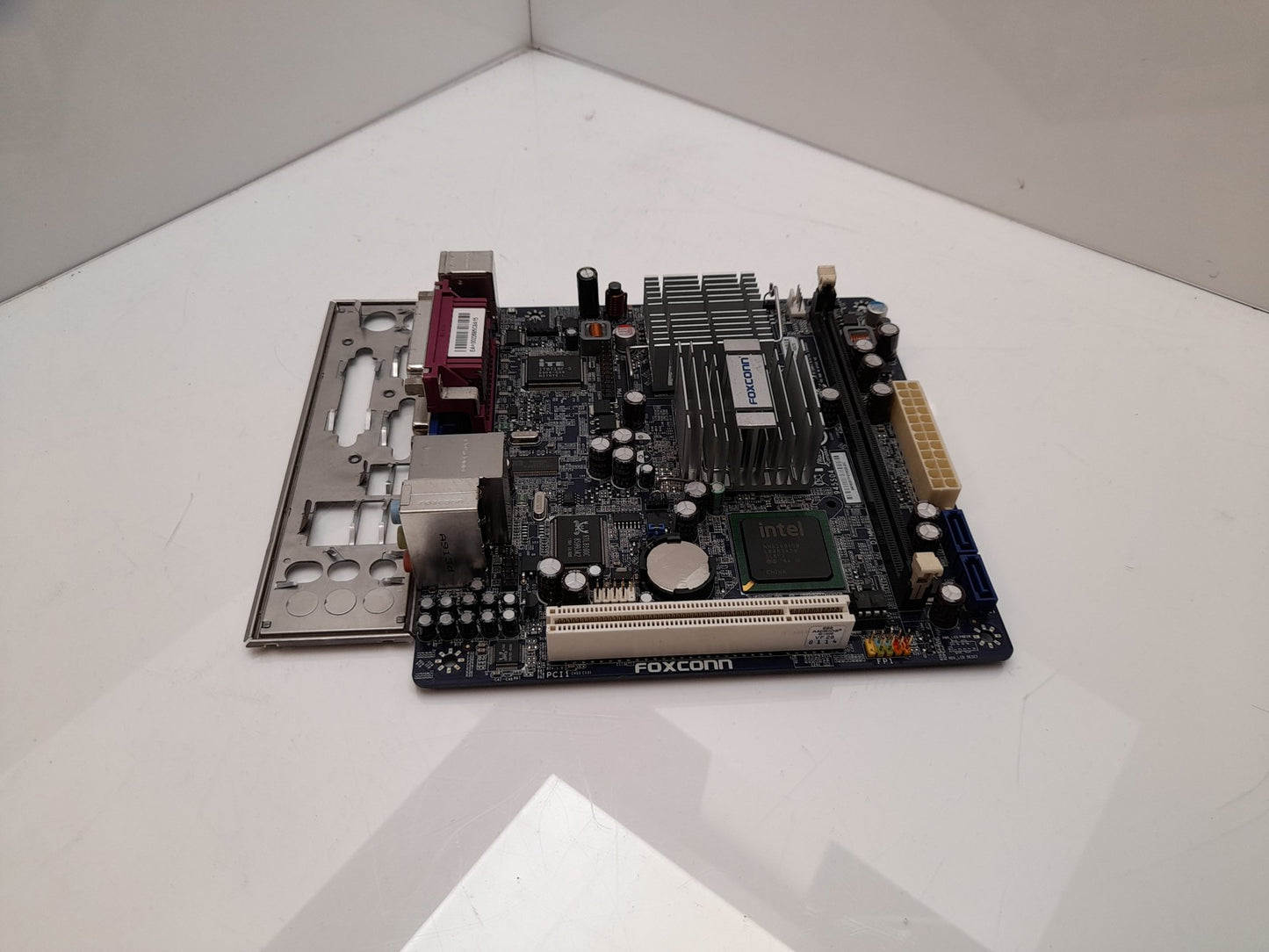 FoxConn 45CS Intel Atom 230 DDR2 Mini ITX Motherboard With I/O Shield