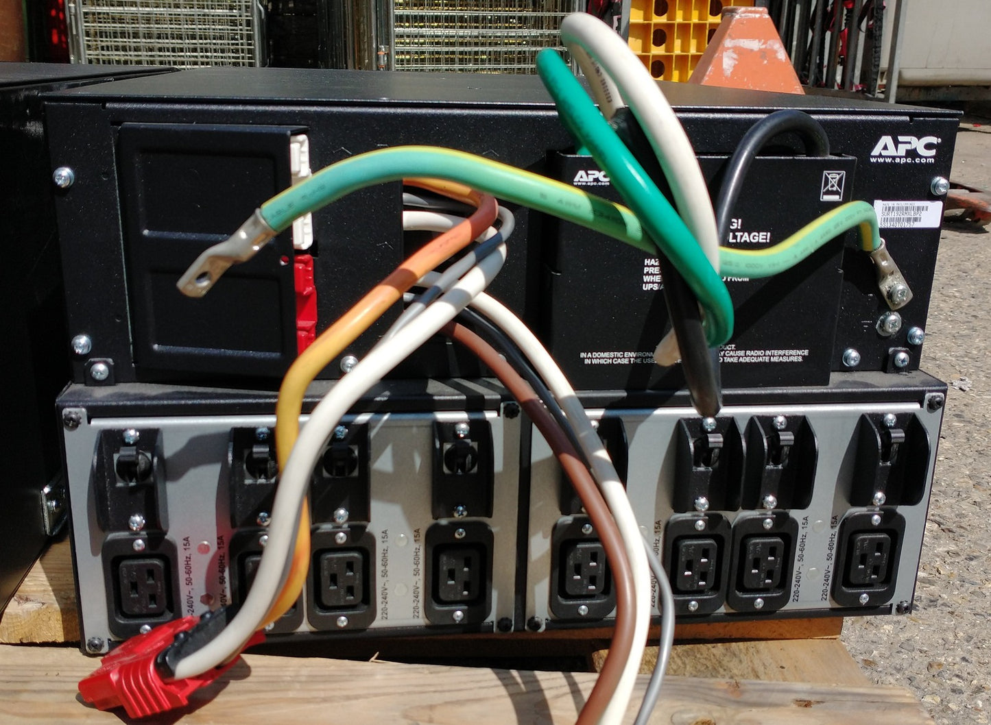 APC SURT20KRMXLI 20kVA Smart-UPS With SURT192RMXLBP2 PDU Battery Pack