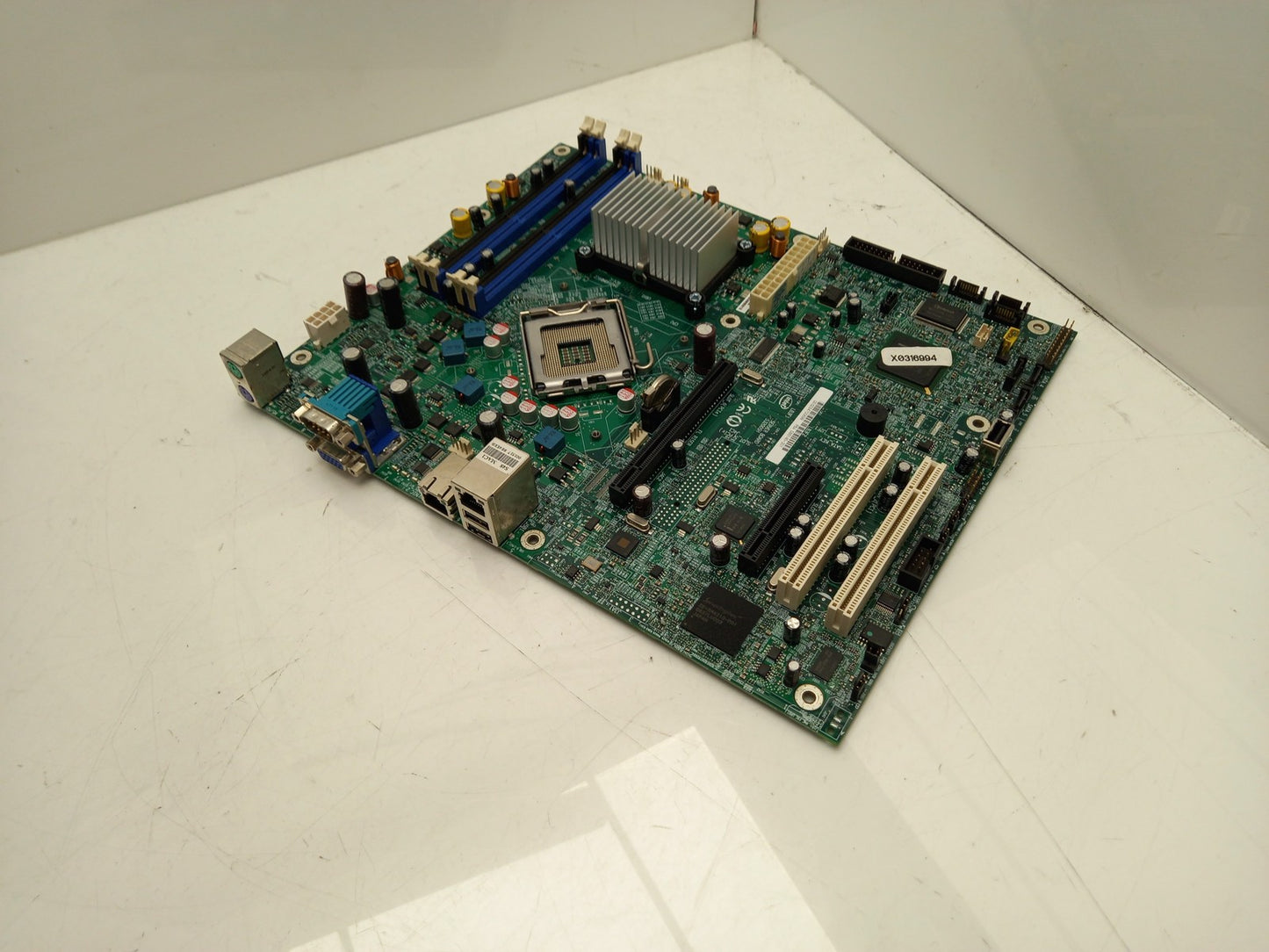 Intel S3200SH Socket LGA775 DDR2 ATX Motherboard D86140-304