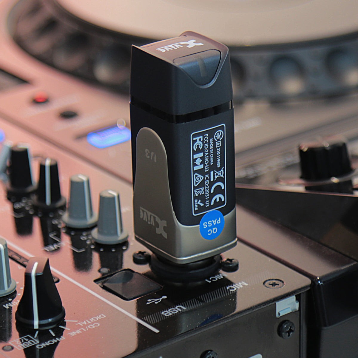 Xvive XU3D Dual U3 Wireless Audio Mixer System