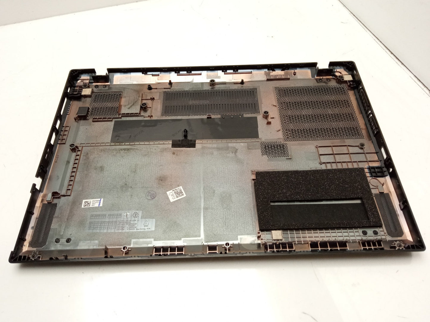 Lenovo ThinkPad L490 L590 Laptop Bottom Chassis Cover Lid AP1AZ000700