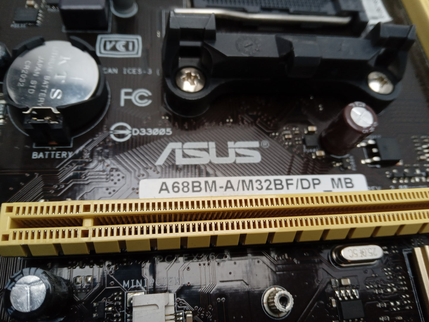 ASUS A68BM-A/M32BF/DP_MB Socket FM2b DDR3 Micro ATX Motherboard With I/O Shield