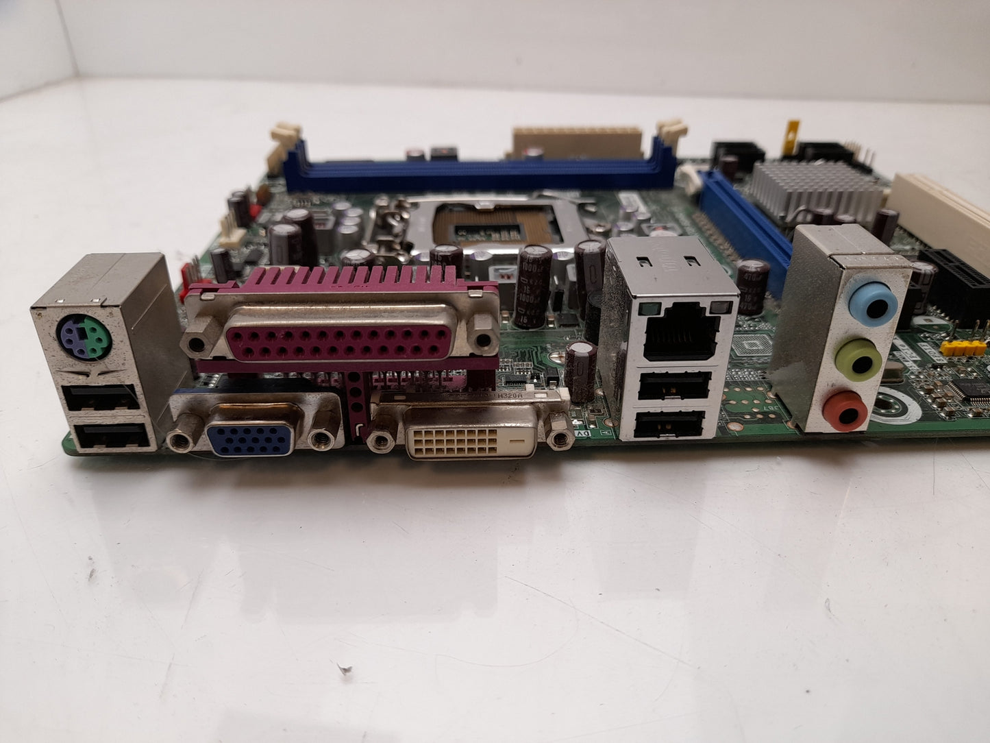 Intel DH61CR Socket LGA1155 DDR3 Micro ATX Motherboard And I/O Shield G14064-210