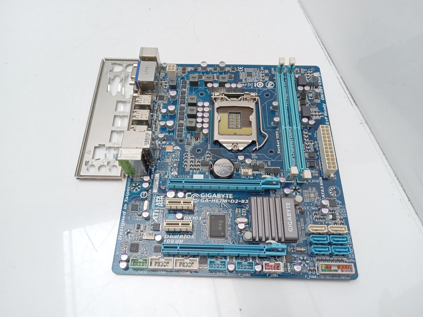 Gigabyte GA-H67M-D2-B3 Socket LGA1155 DDR3 PCI-E Motherboard With I/O Shield