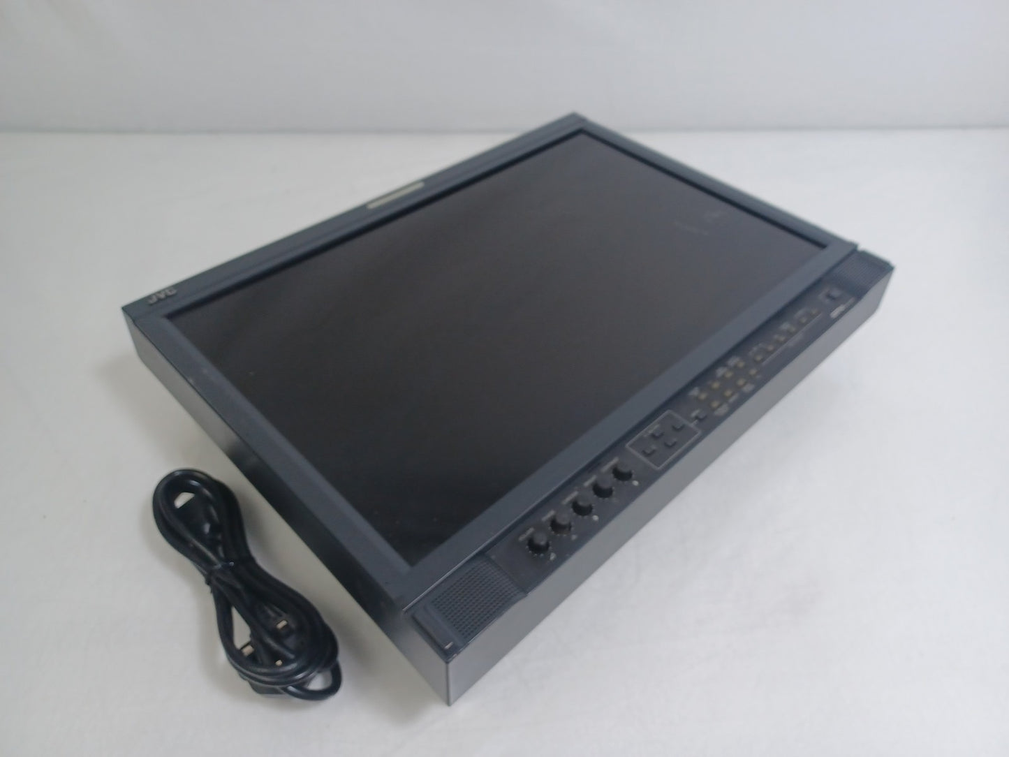 JVC DT-V20I3D HD Multiformat 20" 1680 x 1050 Broadcast LCD Monitor - Scratched