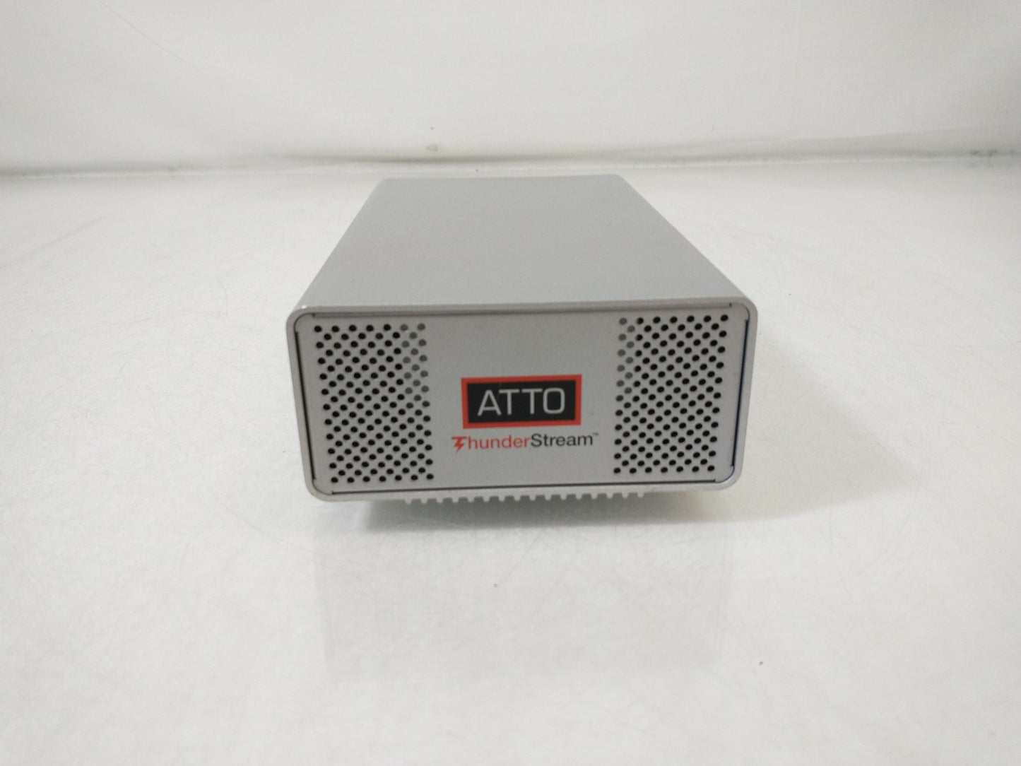 ATTO Technology TSSC-3808-D00 10Gb/s Thunderbolt to 6Gb/s SAS Desklink Device