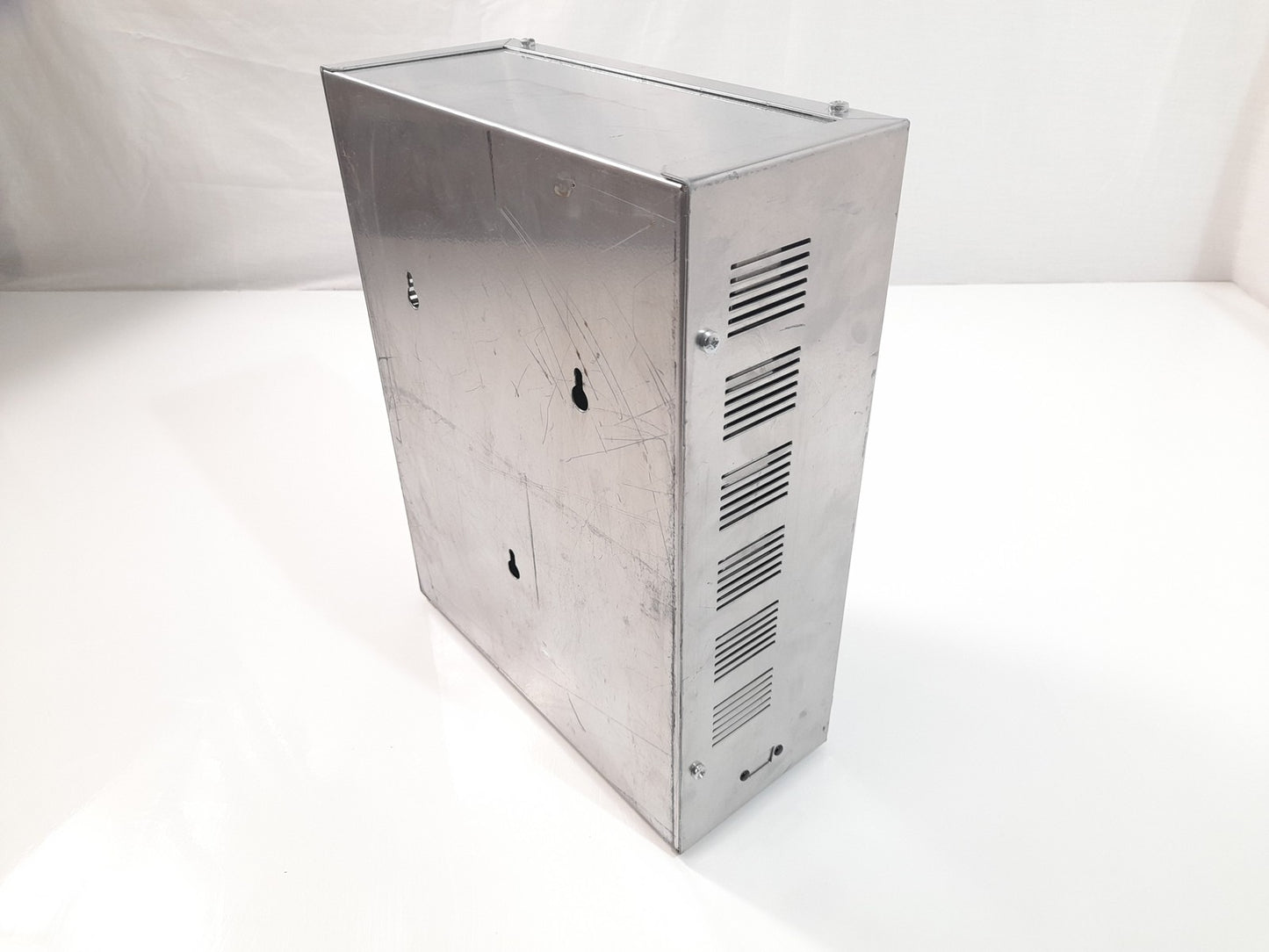 Sepura 300-00094 12 Way Battery Charger - For 2000/3000 Series Plus