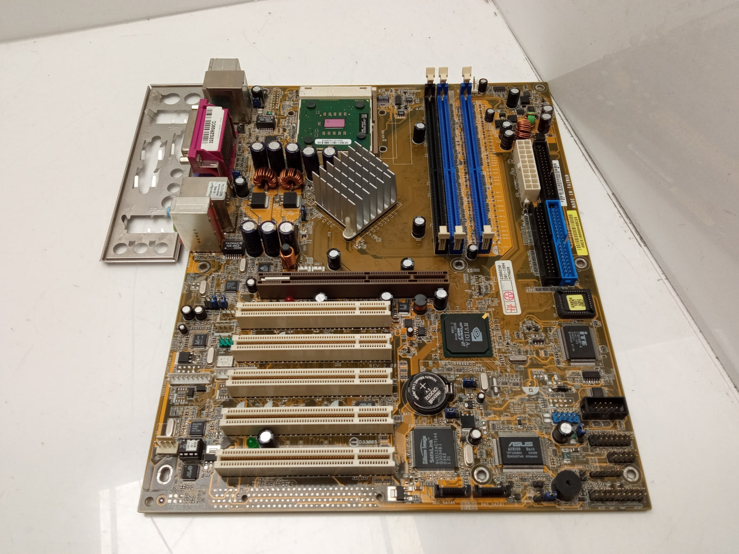 ASUS A7N8X Socket 462 DDR ATX Motherboard With I/O Shield & AMD Athlon XP 3 GHz