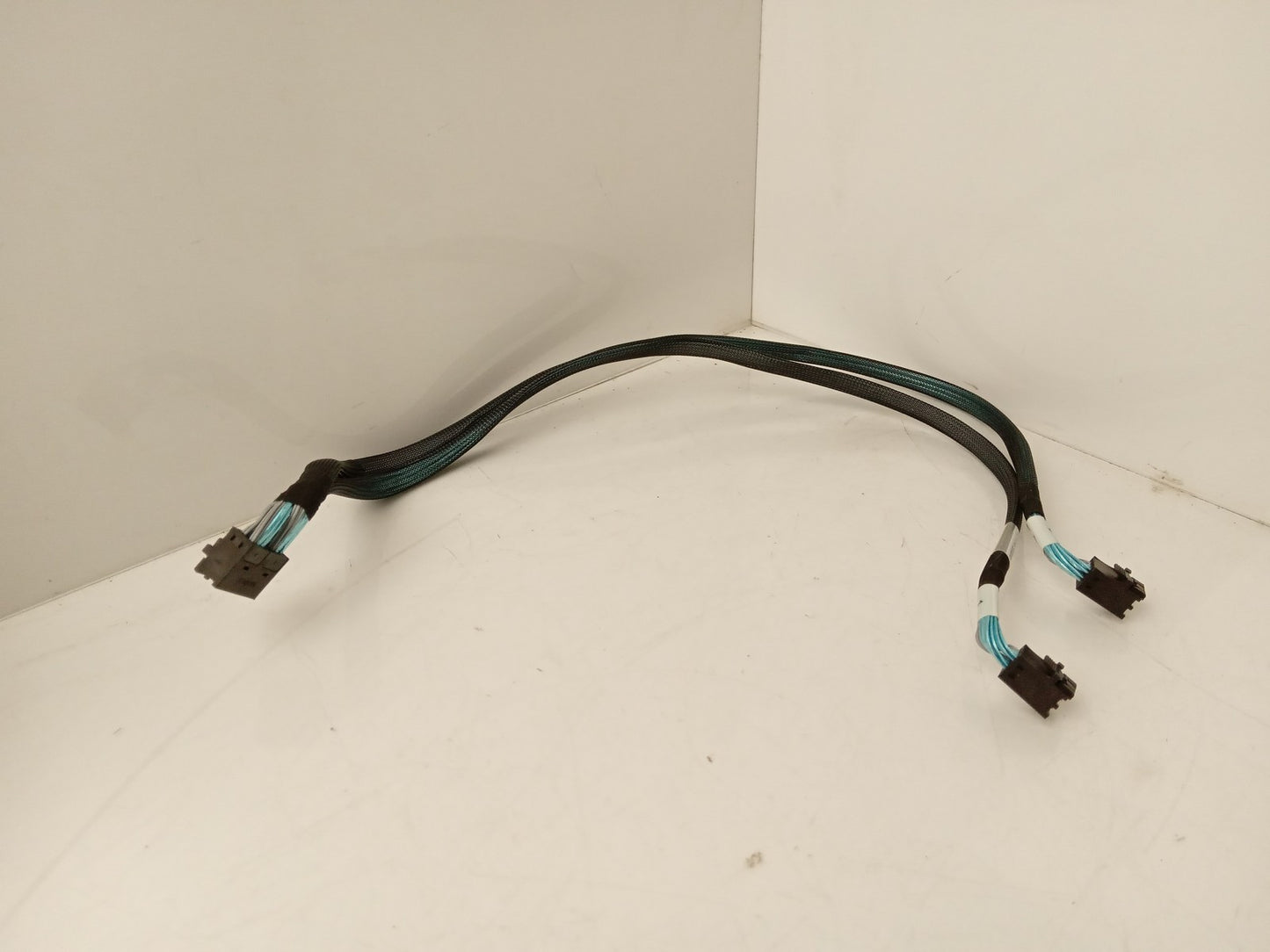 IBM Lenovo X3500 X3650 M5 Dual Mini SAS HDD Cable 00FK843