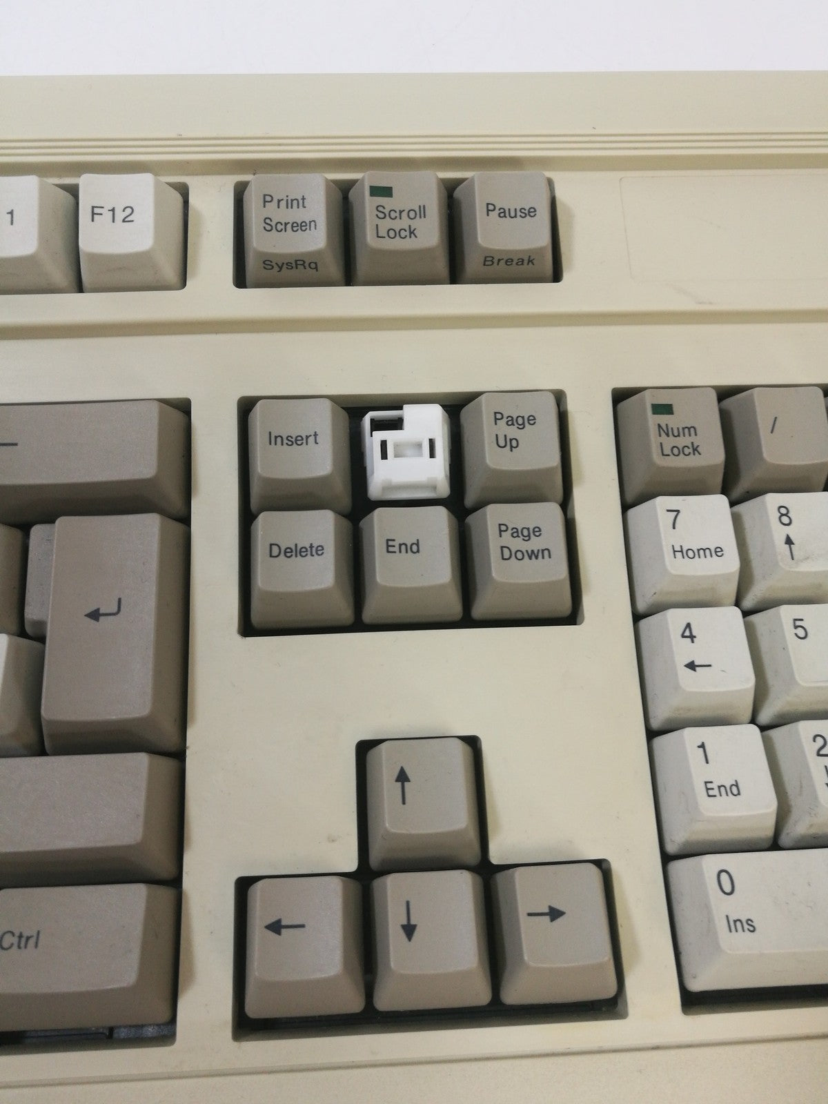 Vintage Fujitsu FKB4700 Mechanical Computer Keyboard 5 Pin ENG & RUS Typography