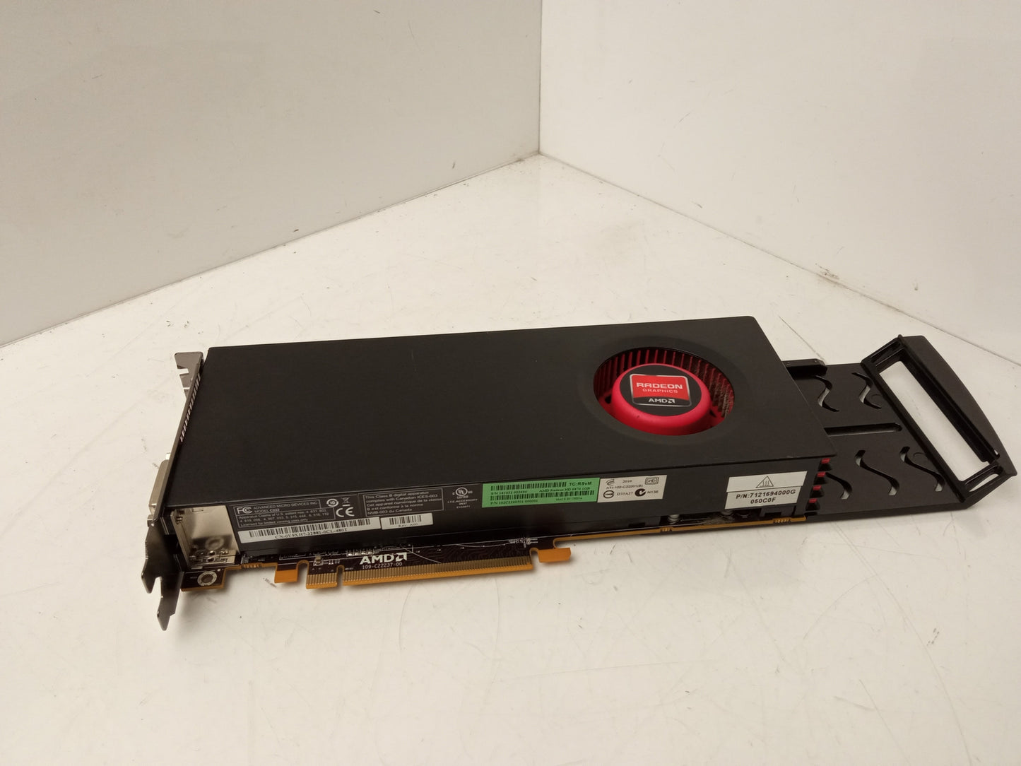 Dell AMD Radeon HD 6870 1GB DDR5 PCIe Video Graphics Card 0Y9XH7 Y9XH7