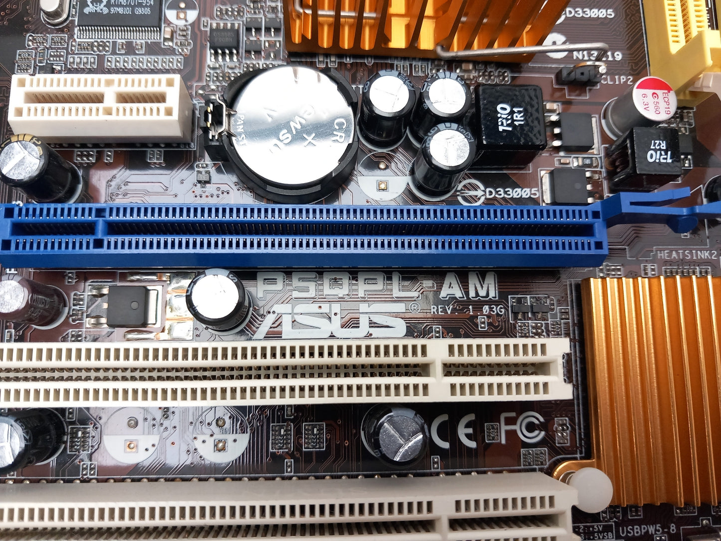 ASUS P5QPL-AM Socket LGA775 DDR2 Micro ATX Motherboard With I/O Shield