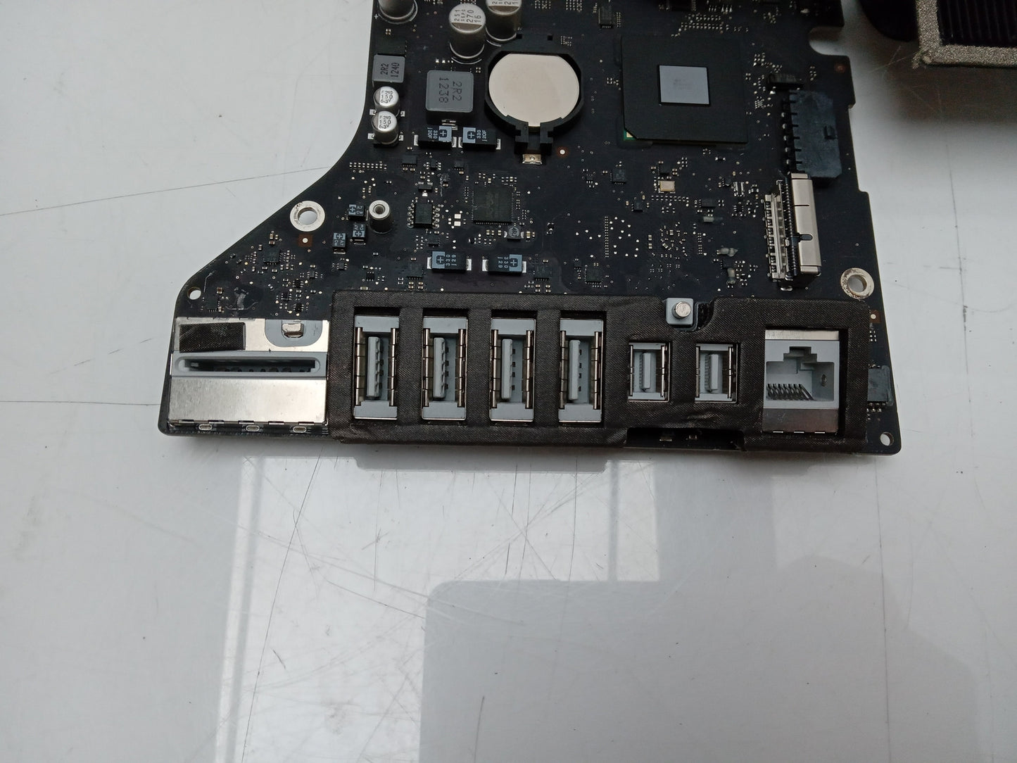Apple iMac 21.5 Inch A1418 Motherboard Logic Board 820-3302-A