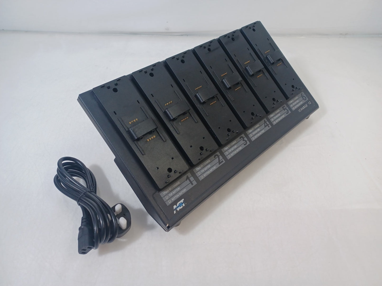 ACT iCHARGE i12 Z712 Twelve Bay Radio Battery Charger - Port 2 Faulty